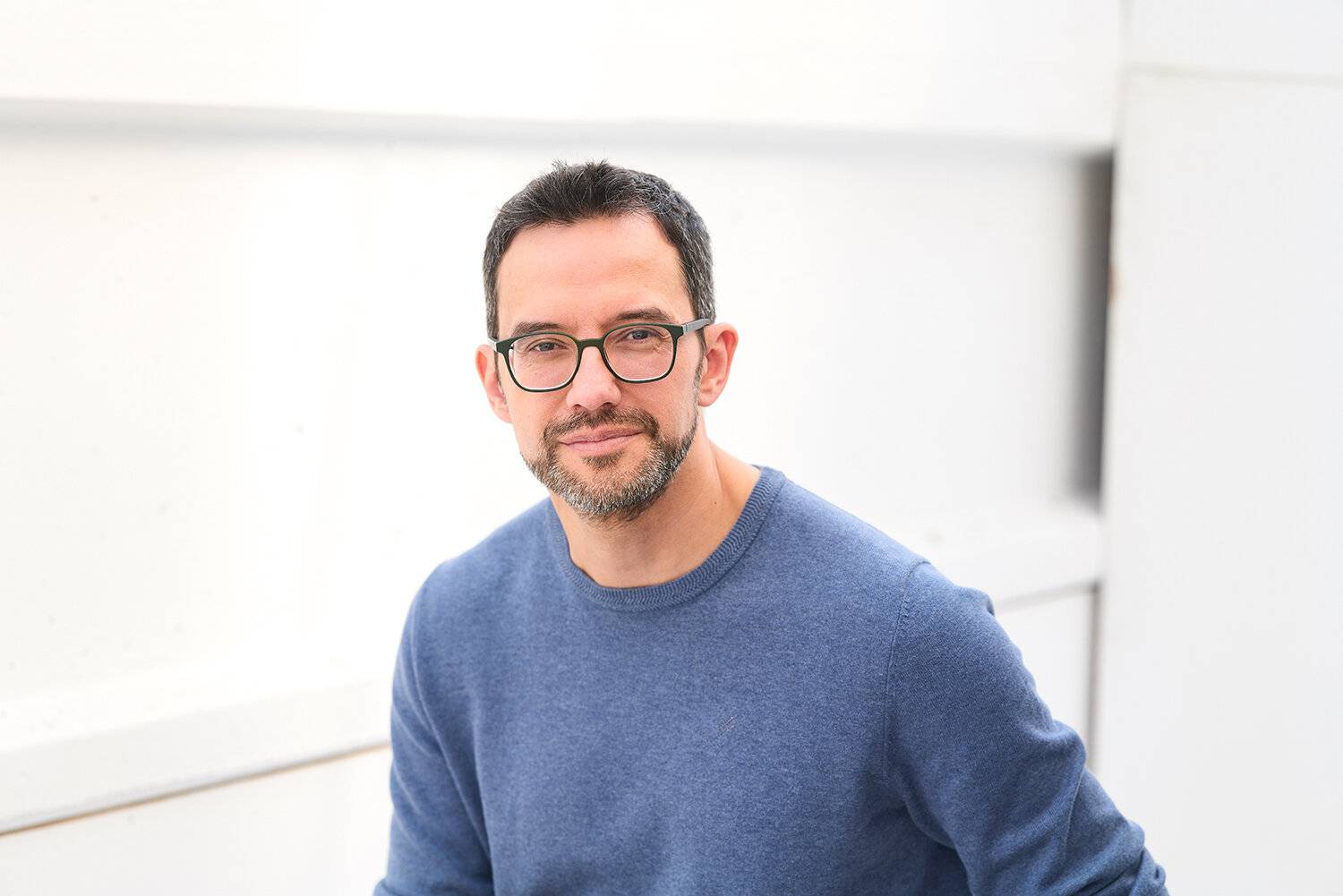  Mit klaren Worten, praxisnahen Beispielen und alltagstauglichen Tipps vermittelt Saidi Sulilatu, worauf es bei der persönlichen Finanzplanung wirklich ankommt. 