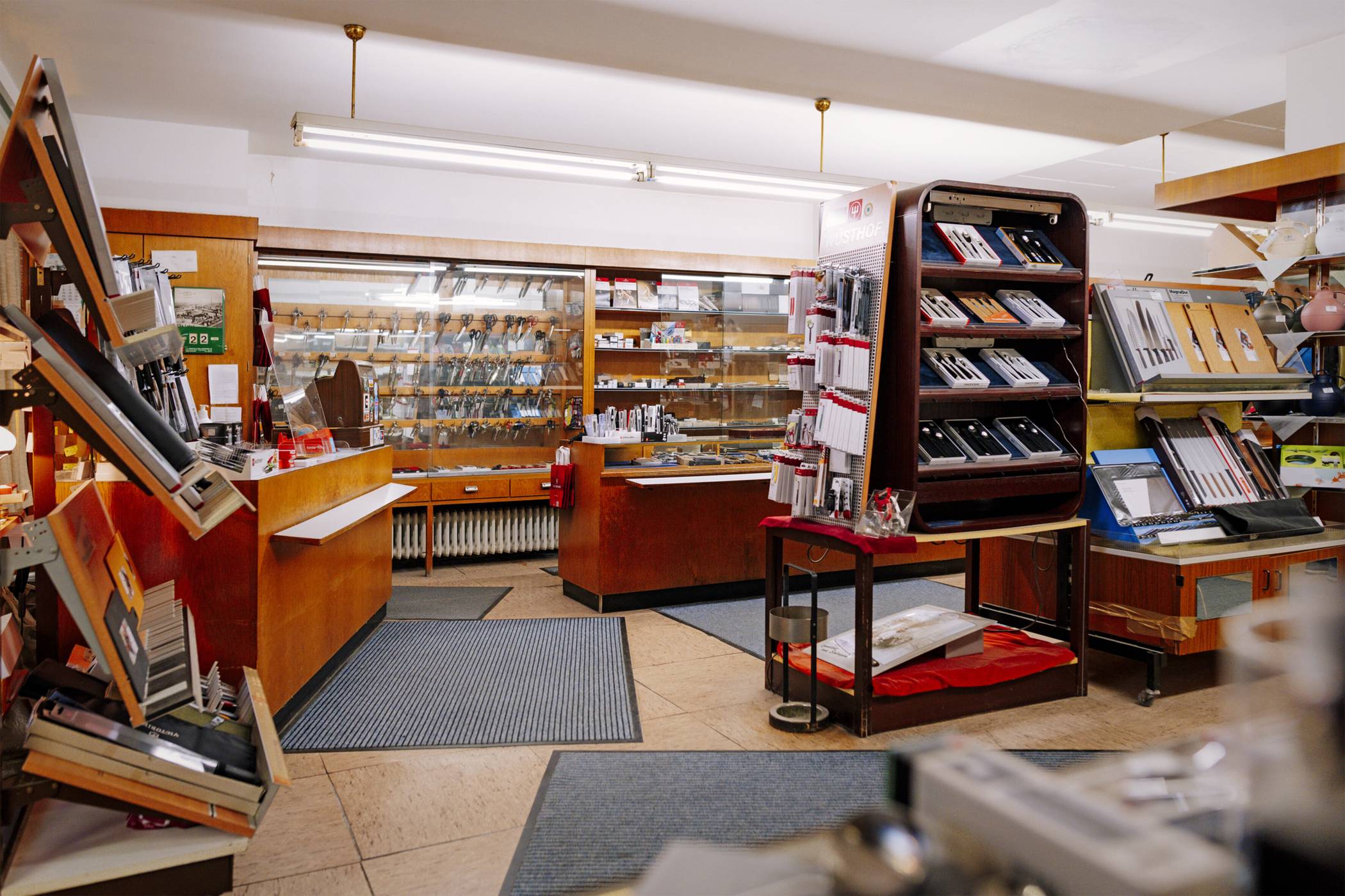  Wer die Wundertüte Cuno Pursch betritt, findet neben der großen Auswahl unterschiedlichster Haushaltsartikel und Schneideutensilien vor allem freundliche Beratung und einen Service, der sich bis über die Stadtgrenzen  herumgesprochen hat. 