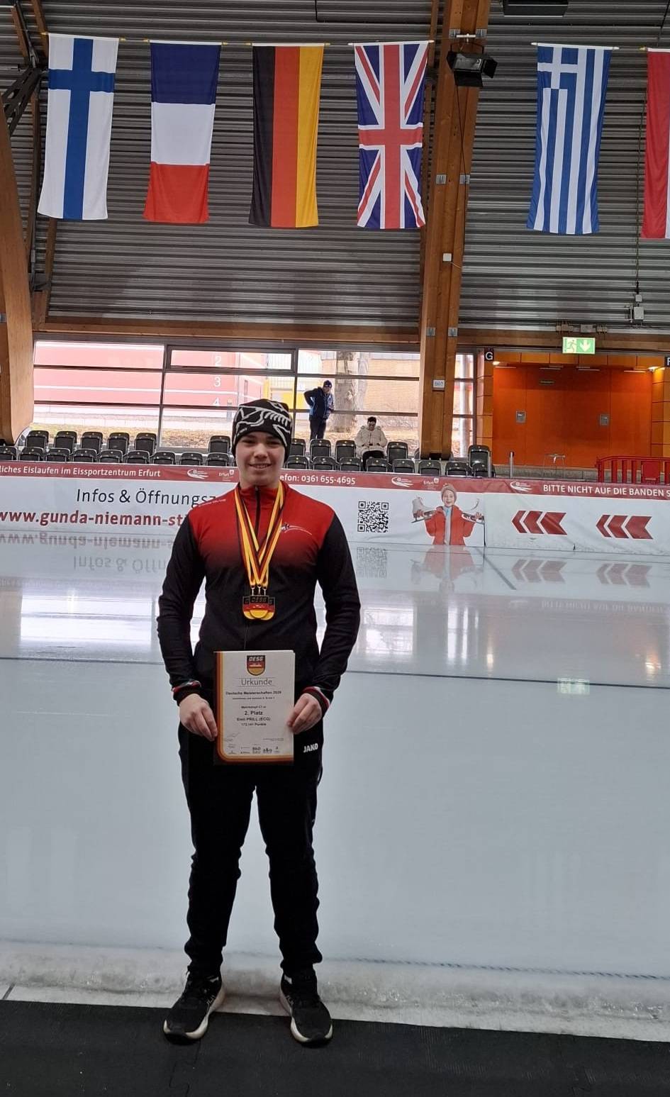 Emil Prill erreichte Platz 2 über 500 und1000 Meter und Platz 4 über 1500 Meter. Gesamtwertung: 2. Platz.