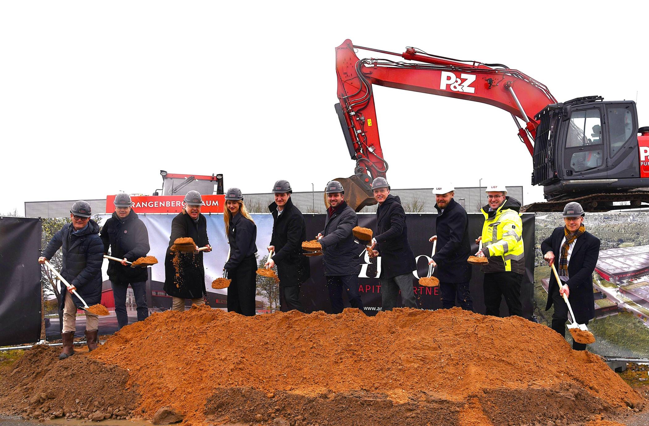 Mit dem offiziellen ersten Spatenstich ist der Startschuss für die Entwicklung eines neuen Gewerbeareals in Rheinberg gefallen.