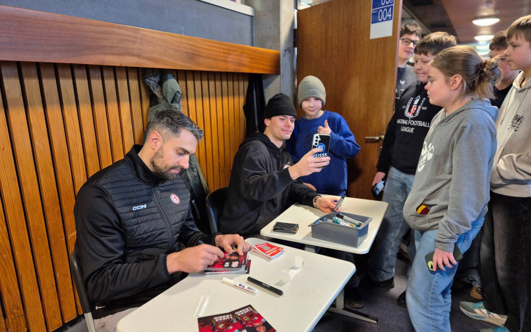 Lucas Lessio (l.) und Simon Thiel