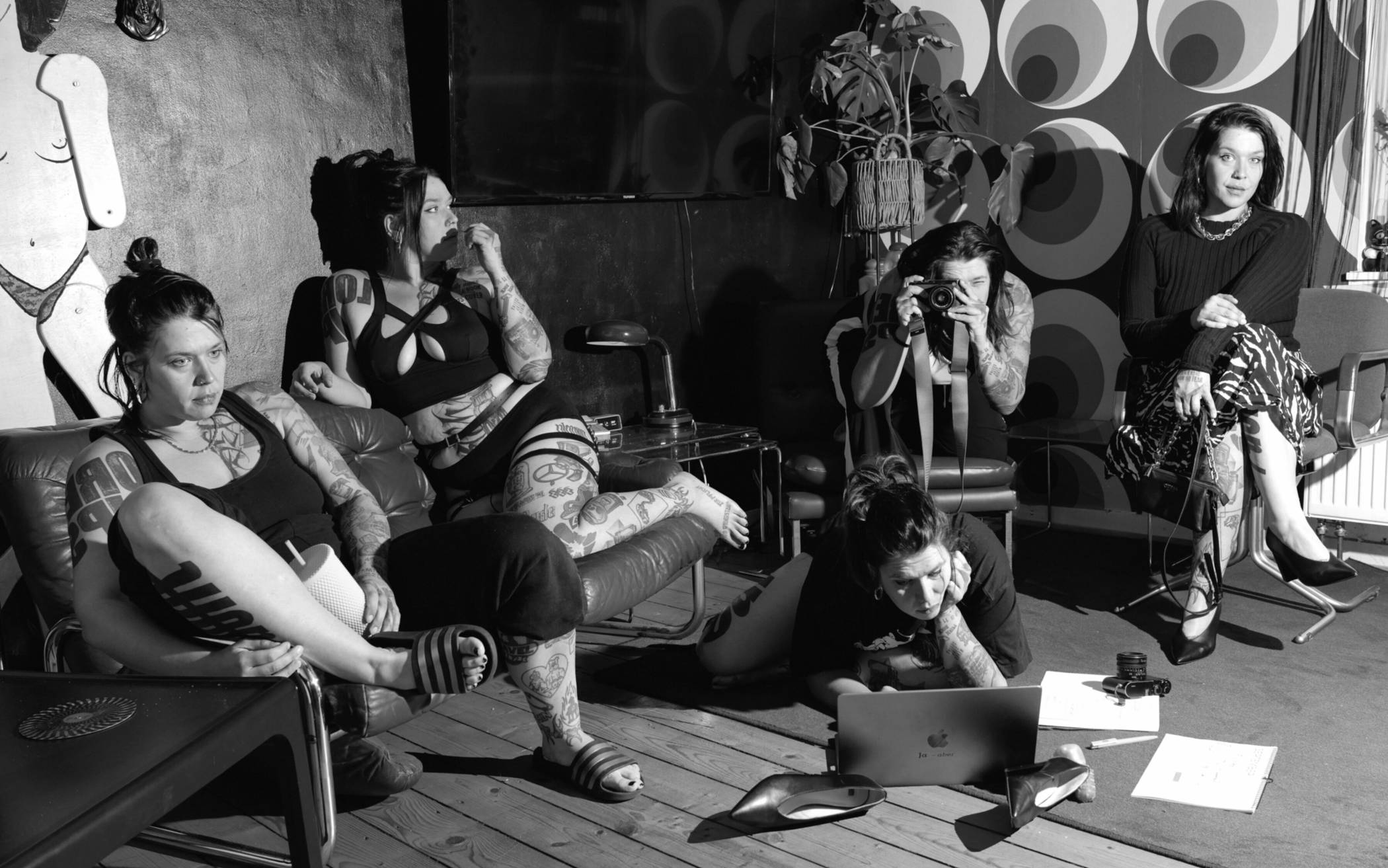 Morgen eröffnet unter anderem die Ausstellung „Wann darf ich sein - Ein kollektiver Erfahrungsraum“ mit Fotografien von Jara Reker.