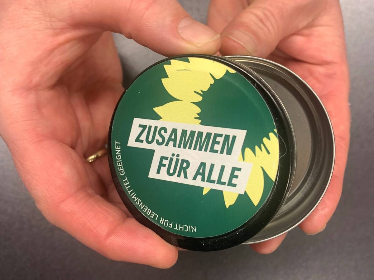 Taschenaschenbecher gegen Umweltverschmutzung 