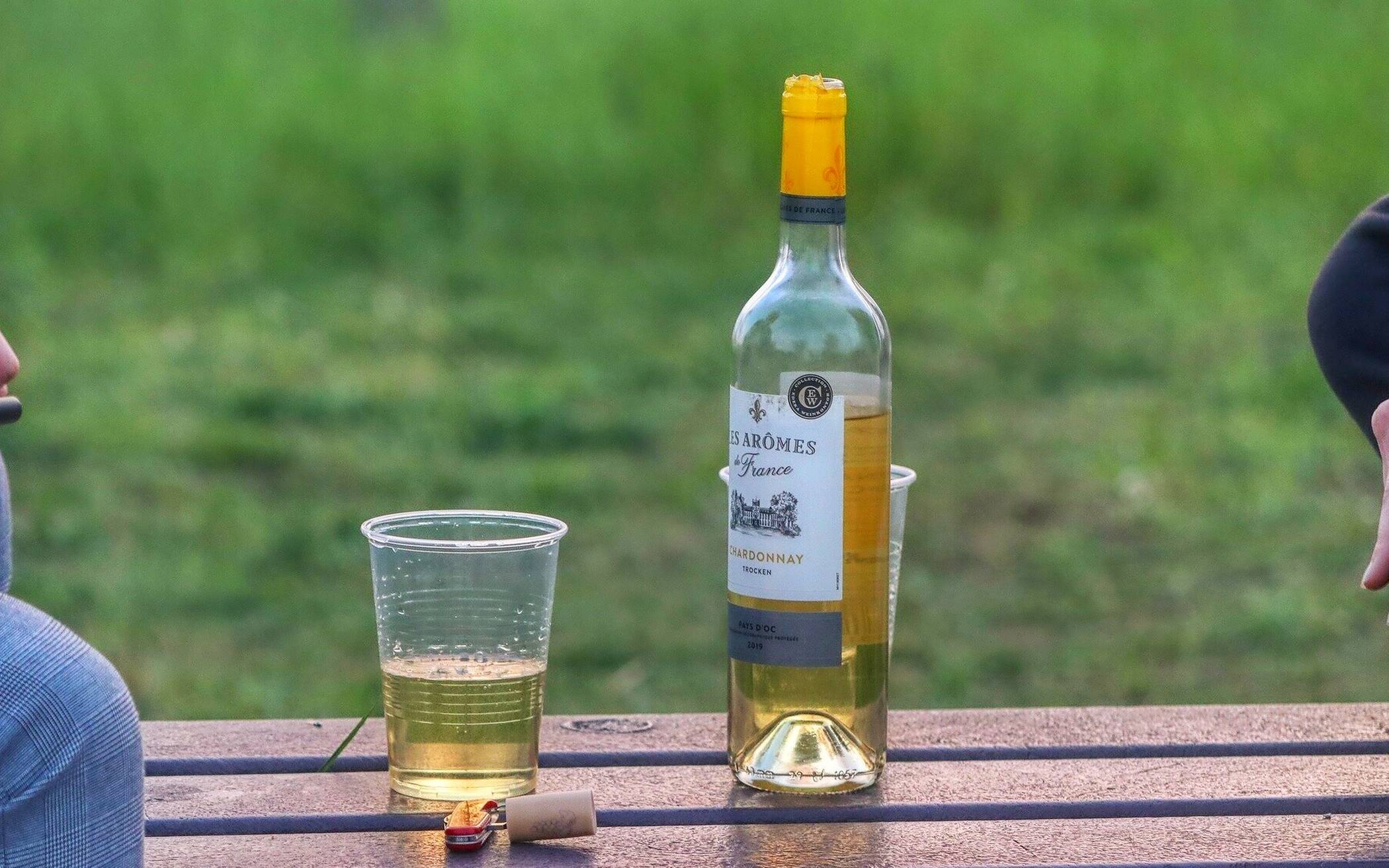  Alkohol gehört für viele Jugendliche zum Alltag. 