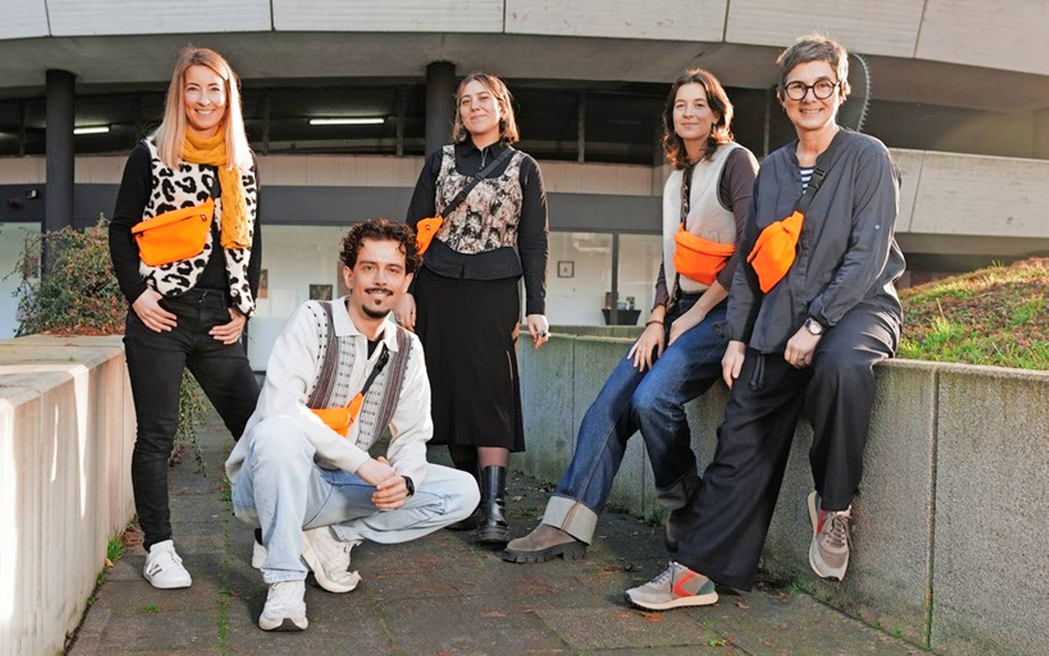 Das Team der Stadtteilkoordination (v.l.): Randy Grömling, Marius Müller, Betül Demirden, Leah Blank und Anja Schurtzmann. Foto: Jara Reker/Stadt MG