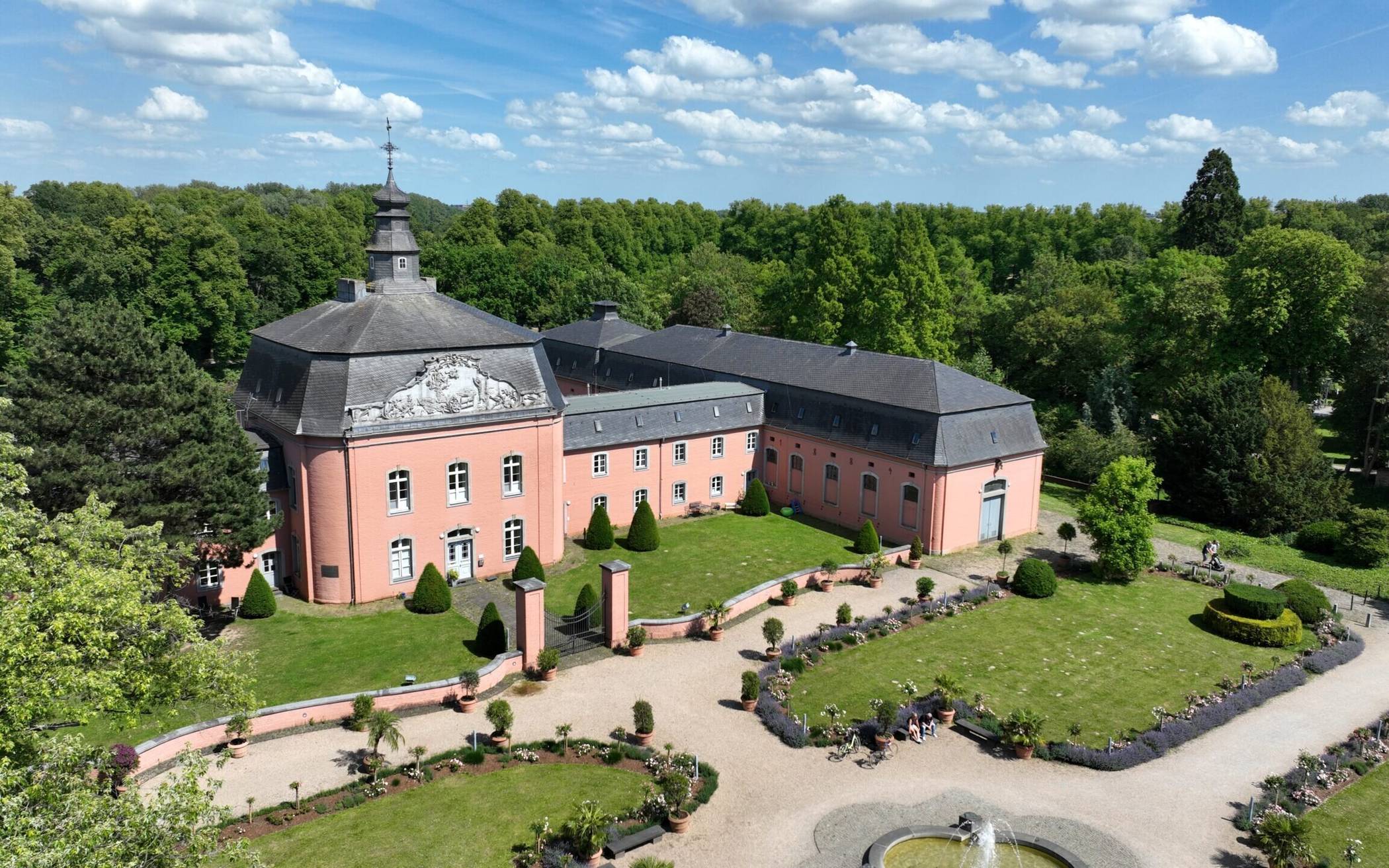 Schloss Wickrath, beliebtes Ausflugsziel und Anziehungspunkt
