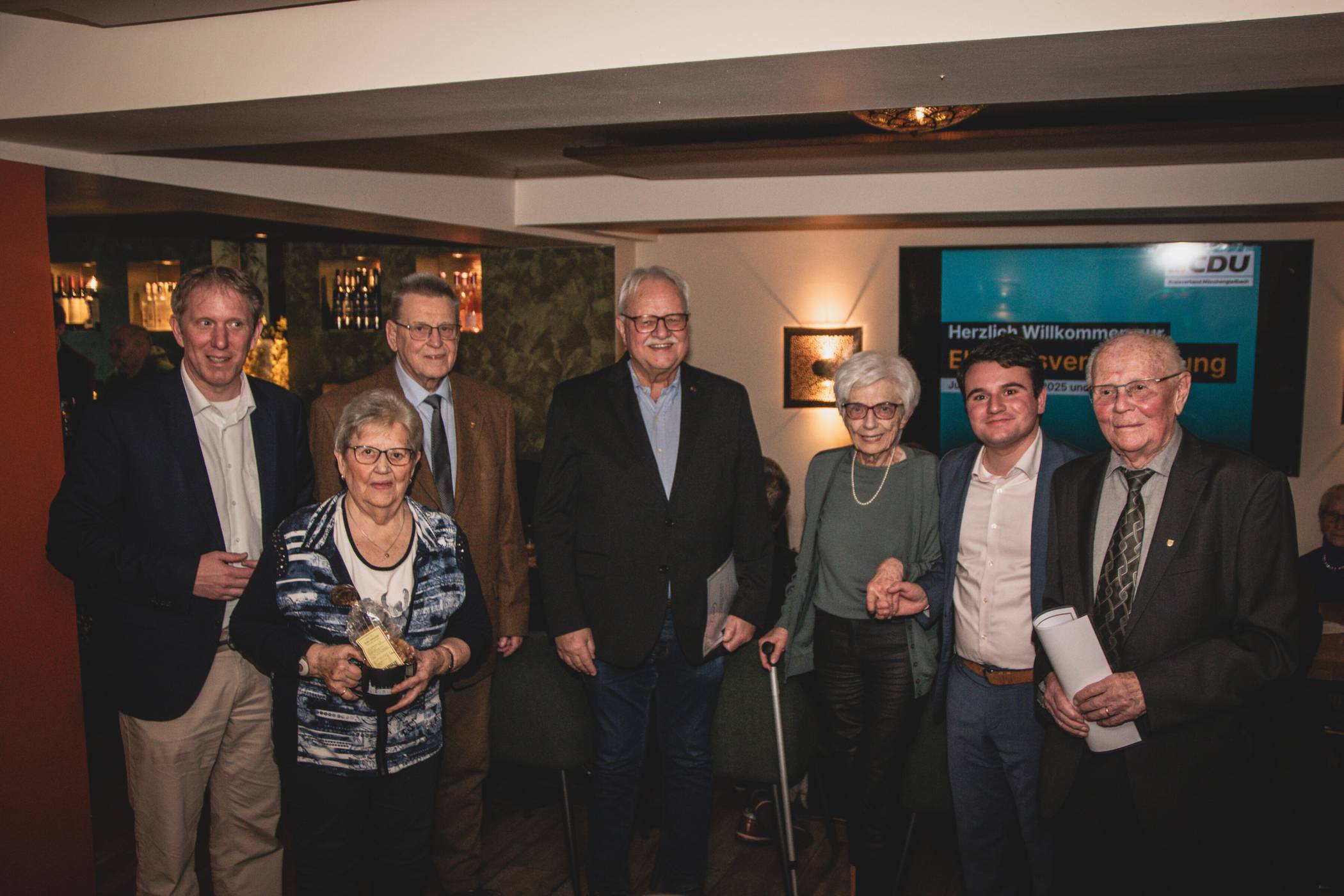 Die CDU Mönchengladbach  ehrte verdiente Mitglieder für für 25-, 40-, 50- und 60-jährige Treue zur Partei.