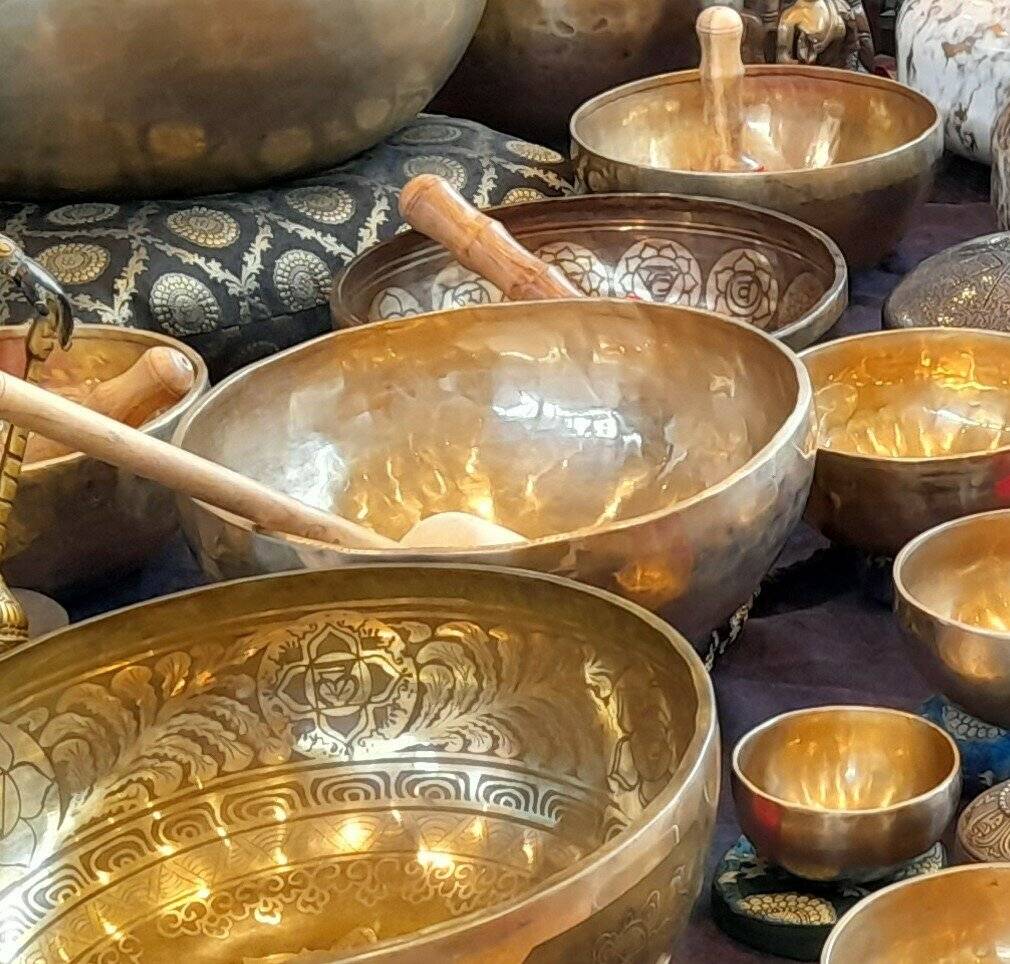 Klangschalen Foto: EinsSein-Messe