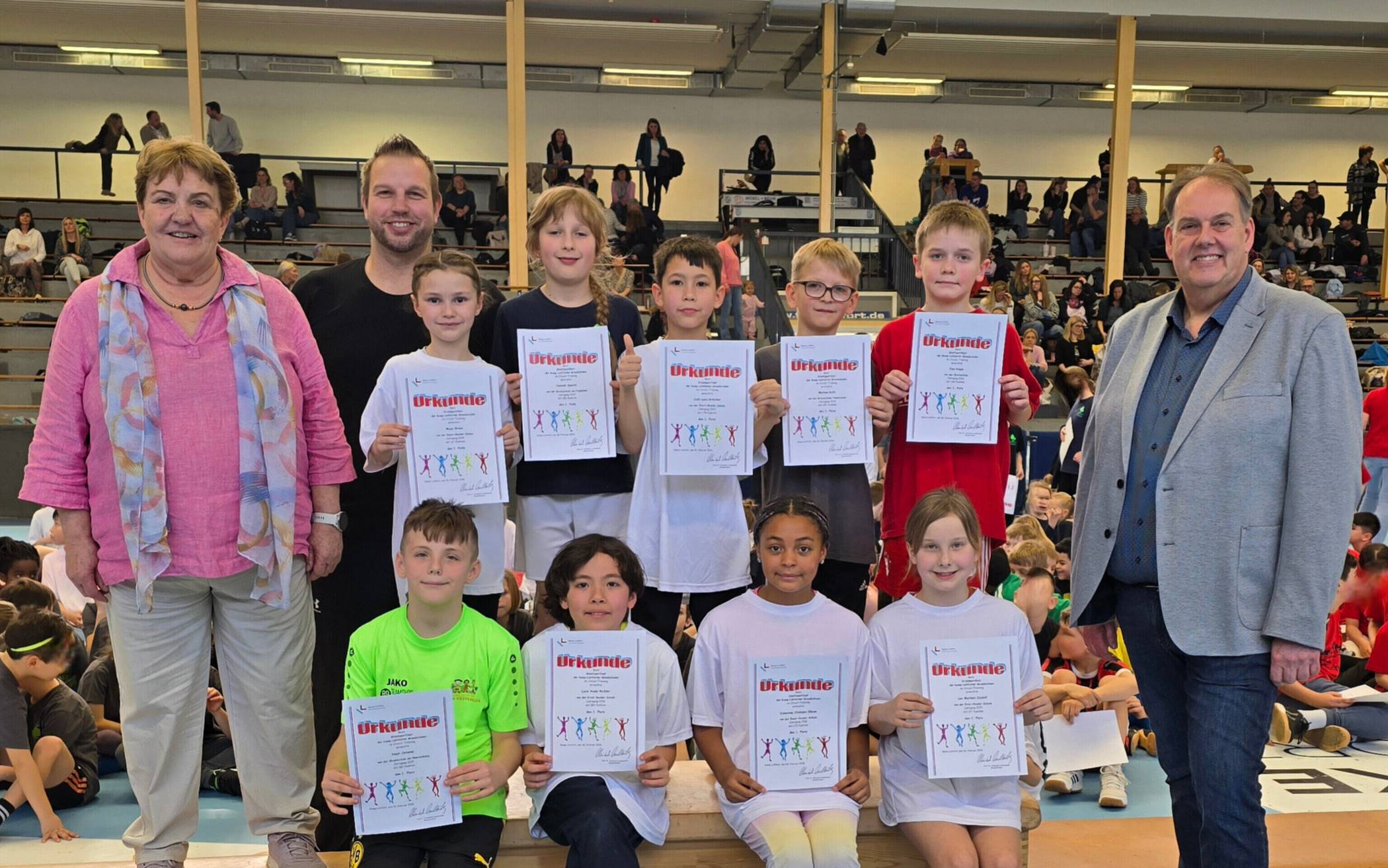 Die stellvertretende Bürgermeisterin Barbara Drese (links)