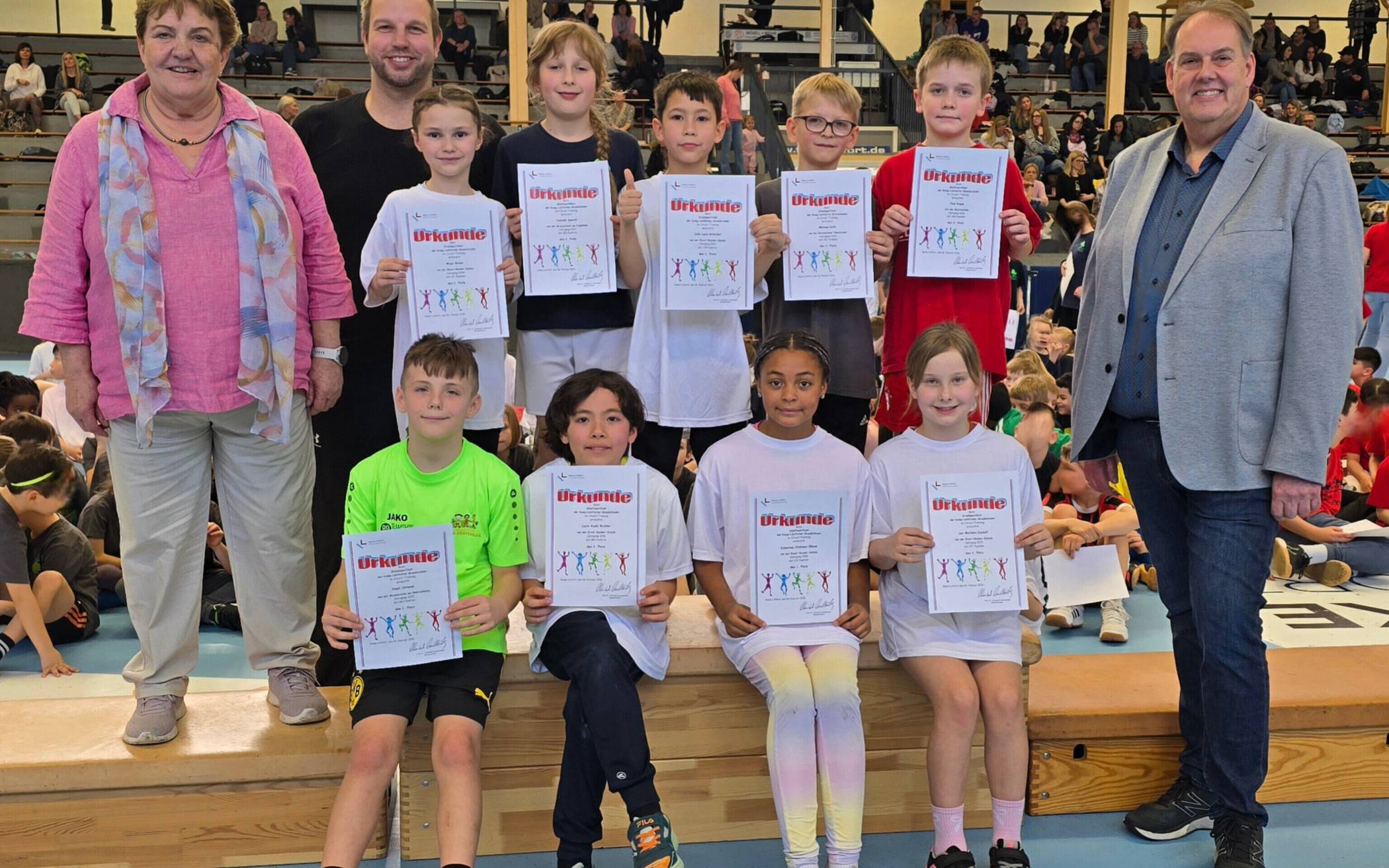 Die stellvertretende Bürgermeisterin Barbara Drese (links)