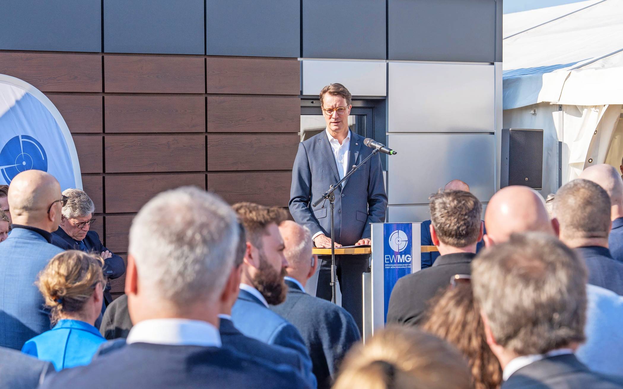 NRW-Ministerpräsident Hendrik Wüst bezeichnete Mönchengladbach als den Hockey-Tempel in Europa.