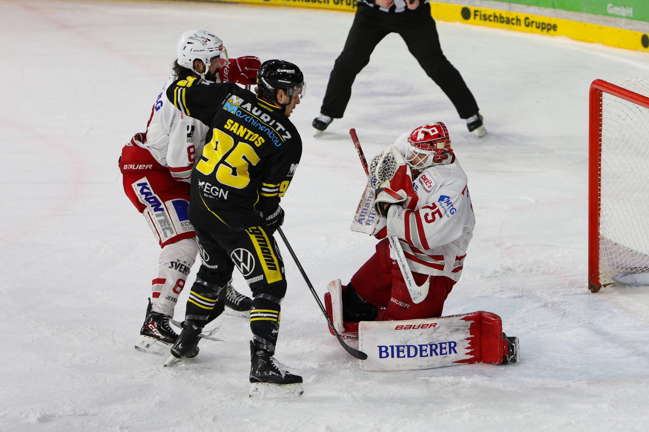 Pinguine dominieren Regensburg und siegen 4:0