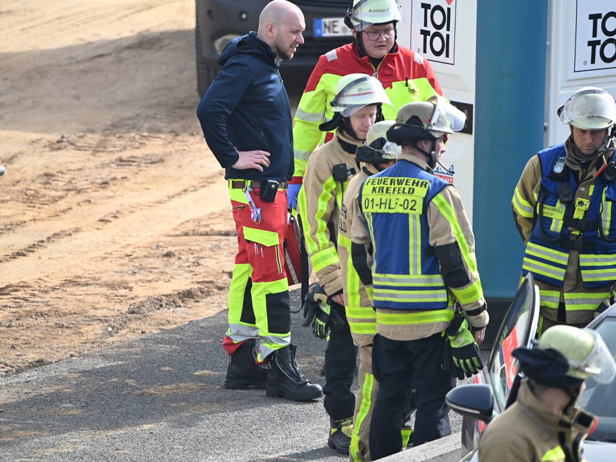 Unfall auf der A 57 - es bildete sich ein lanegr Rückstau