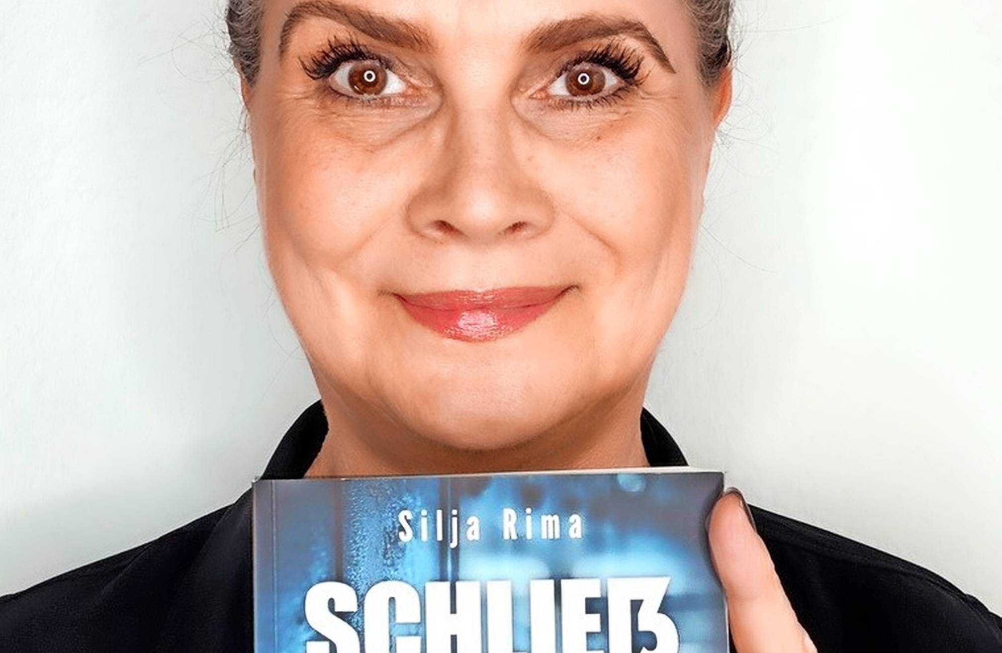 Autorin Silja Rima mt ihrem neuen