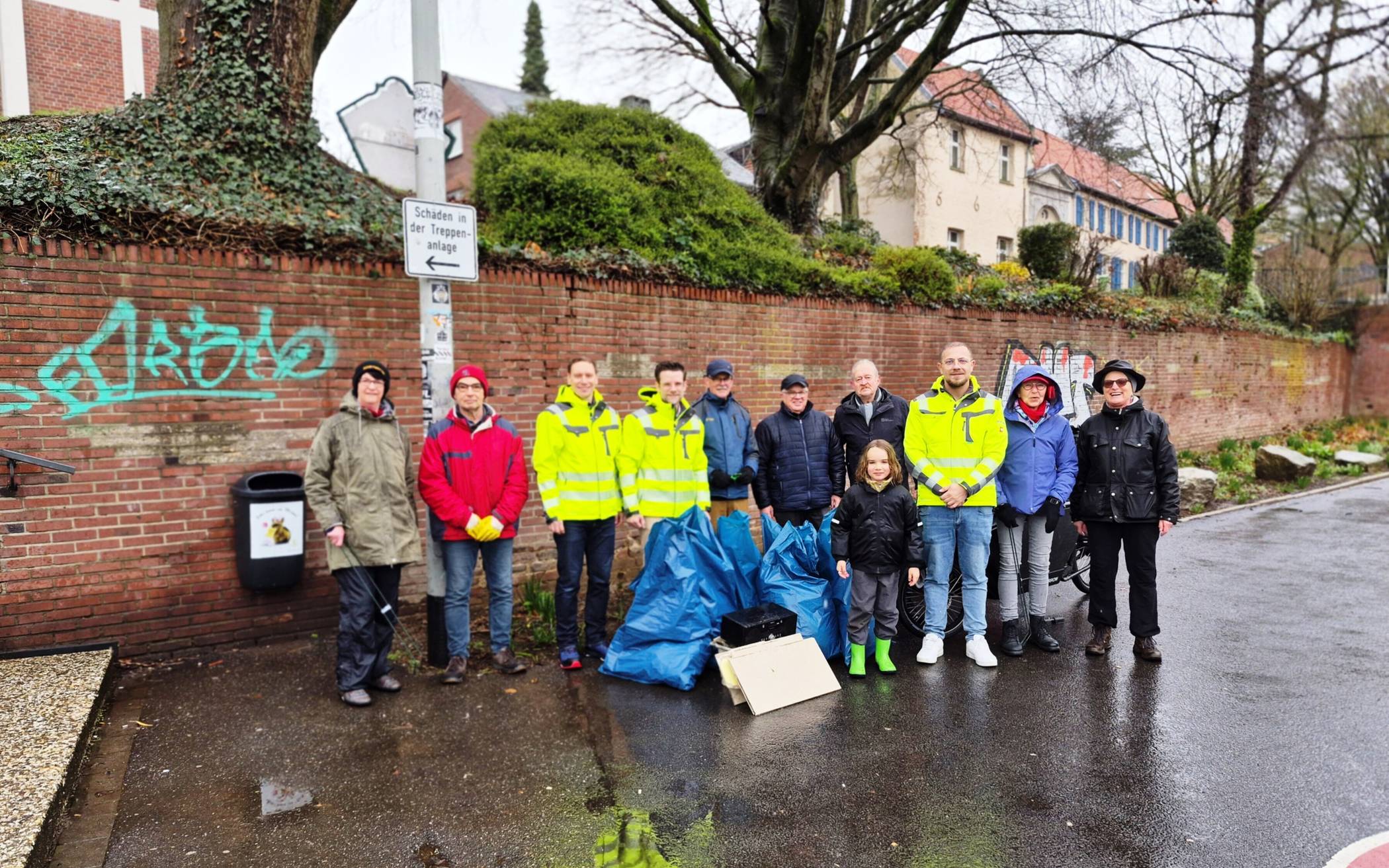  Bei Regen und Schneefall kamen in diesem Jahr nur wenige zum Frühjahrsputz in Wickrath. Deshalb konnten auch nicht alle Bereiche abgesucht werden. 