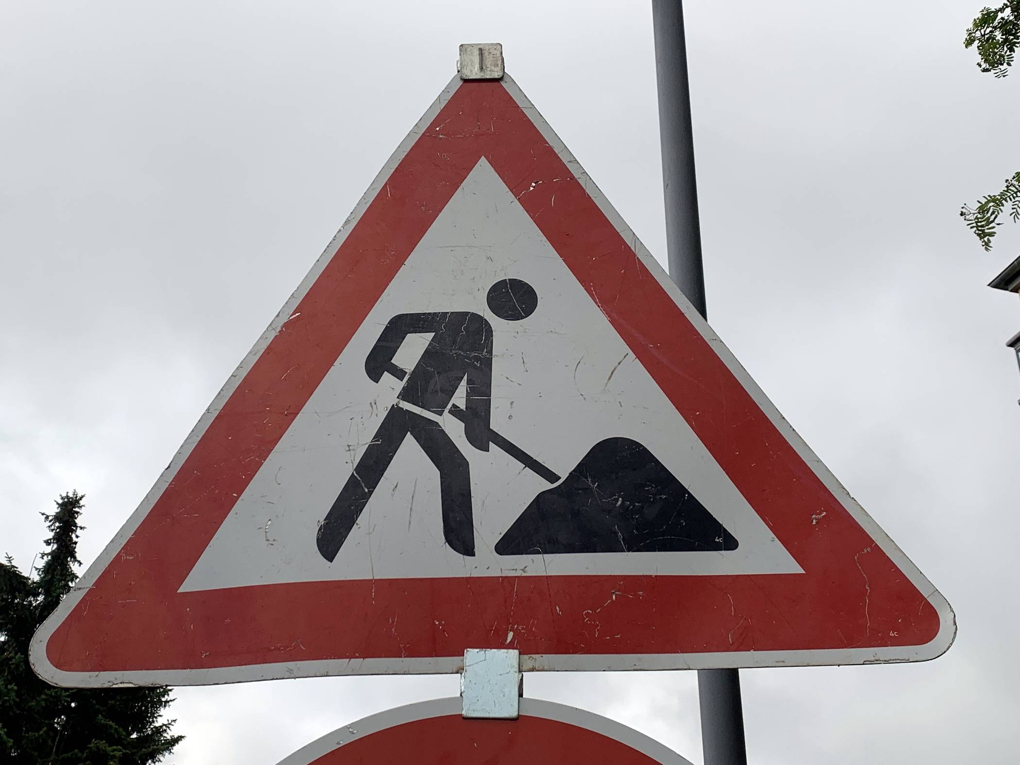 Neuverlegung von Straßenentwässerungen: Sperrung des Heidewegs