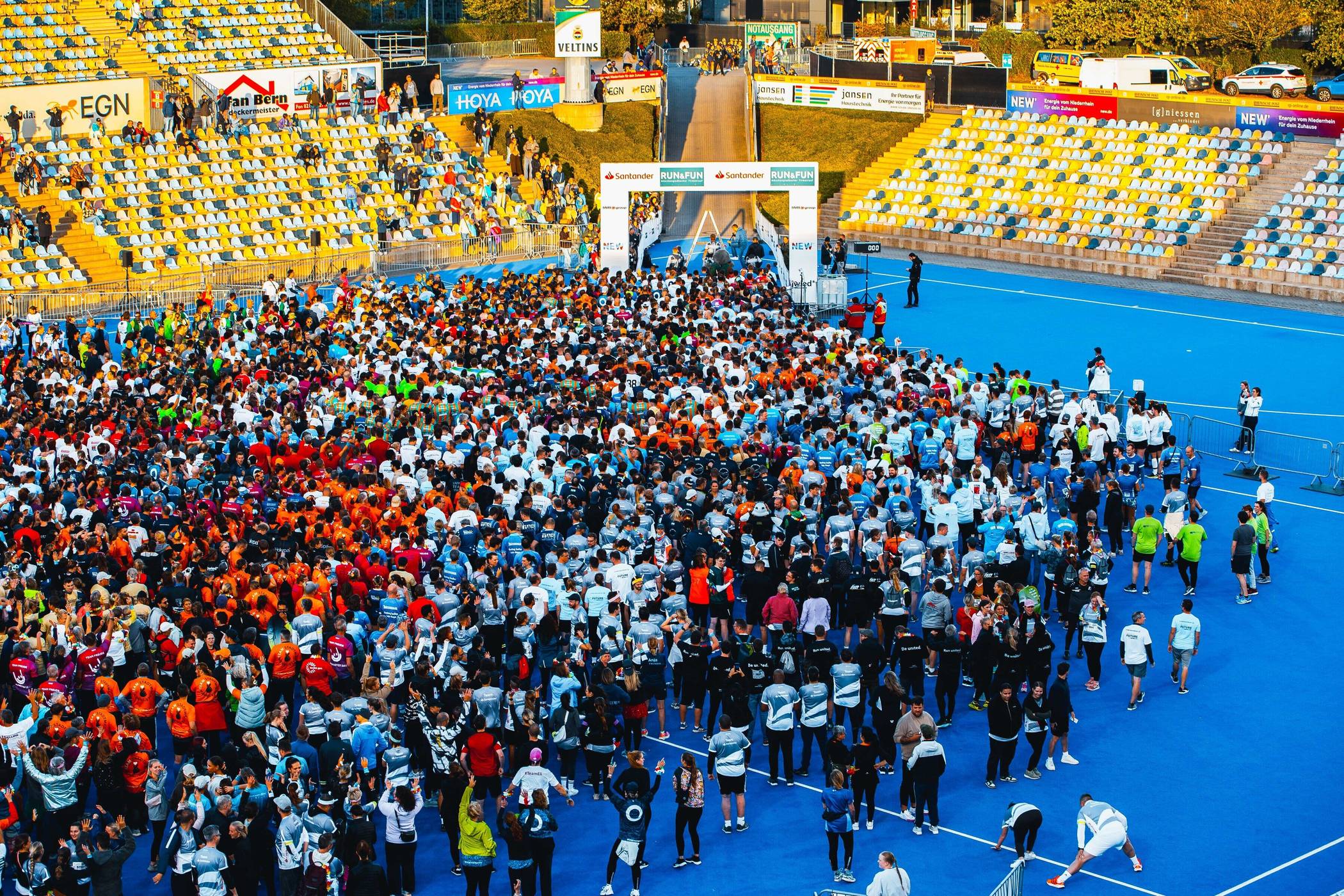  Am 21. September ertönt der Startschuss für den diesjährigen Santander RUN &amp; FUN Firmenlauf. Jetzt können sich die Mönchengladbacher Unternehmen anmelden.  