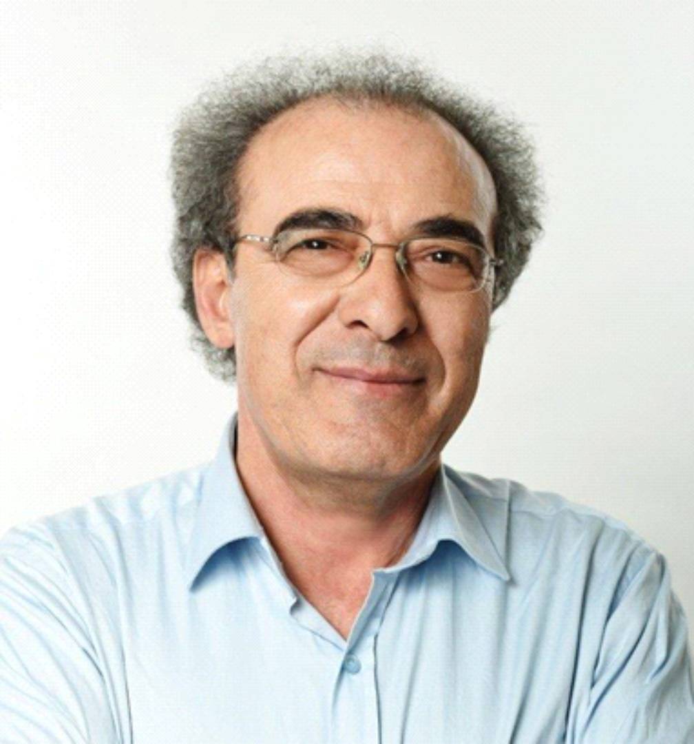  Nihat Öztürk   