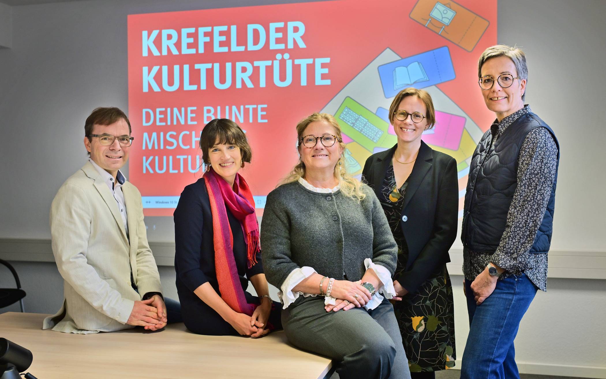 Im Rathaus stellten die Aktion Kulturtüte