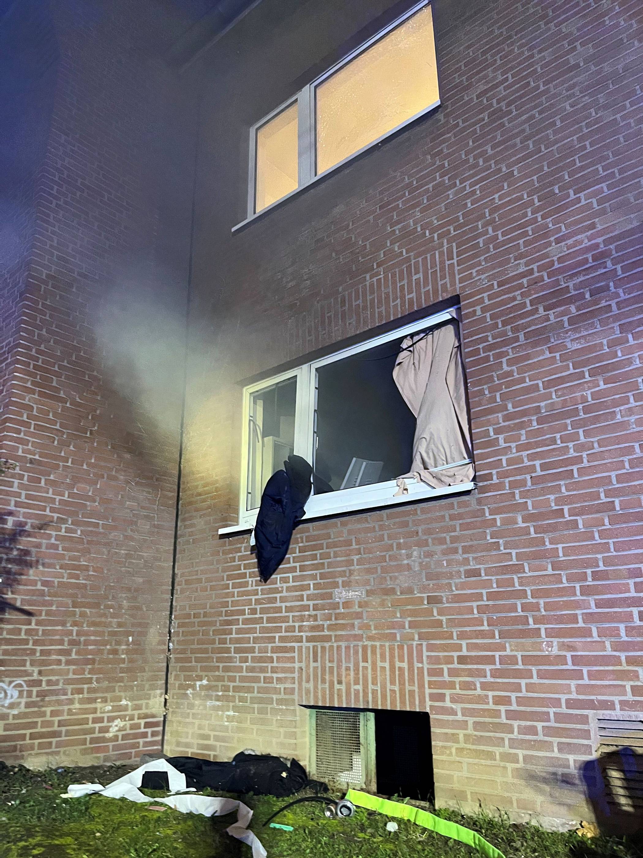 Vollständig geborsten waren die Fenster der Wohnung, in der es zu der Explosion kam. 