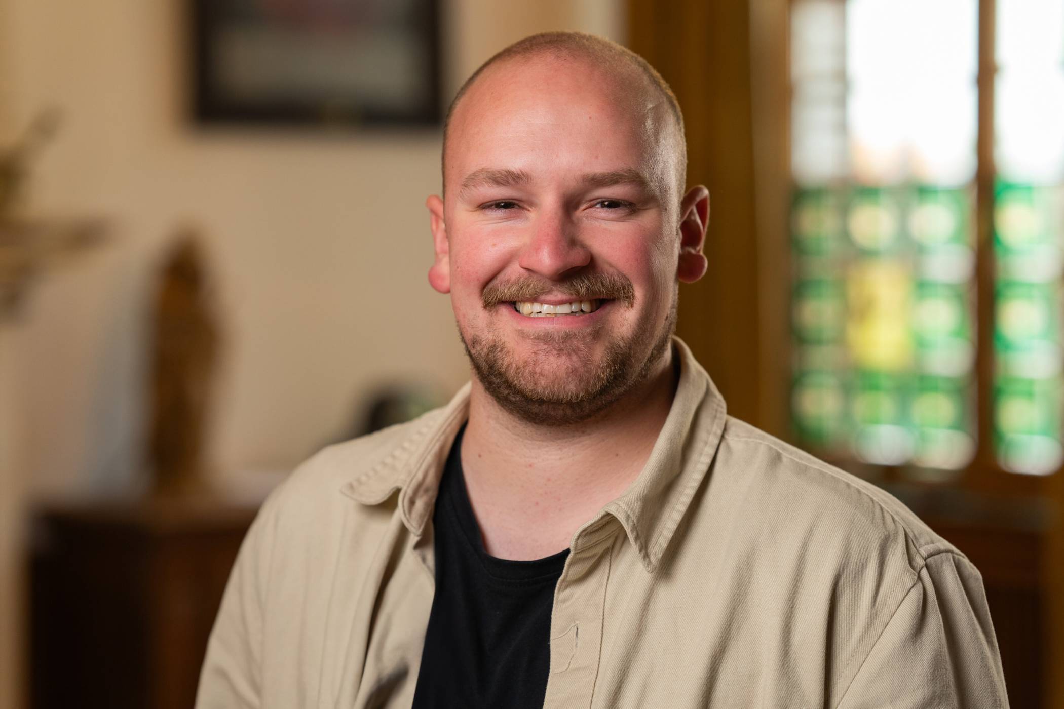 Paul Lammers unterlegt die einzelnen Szenen des Filmes musikalisch.   