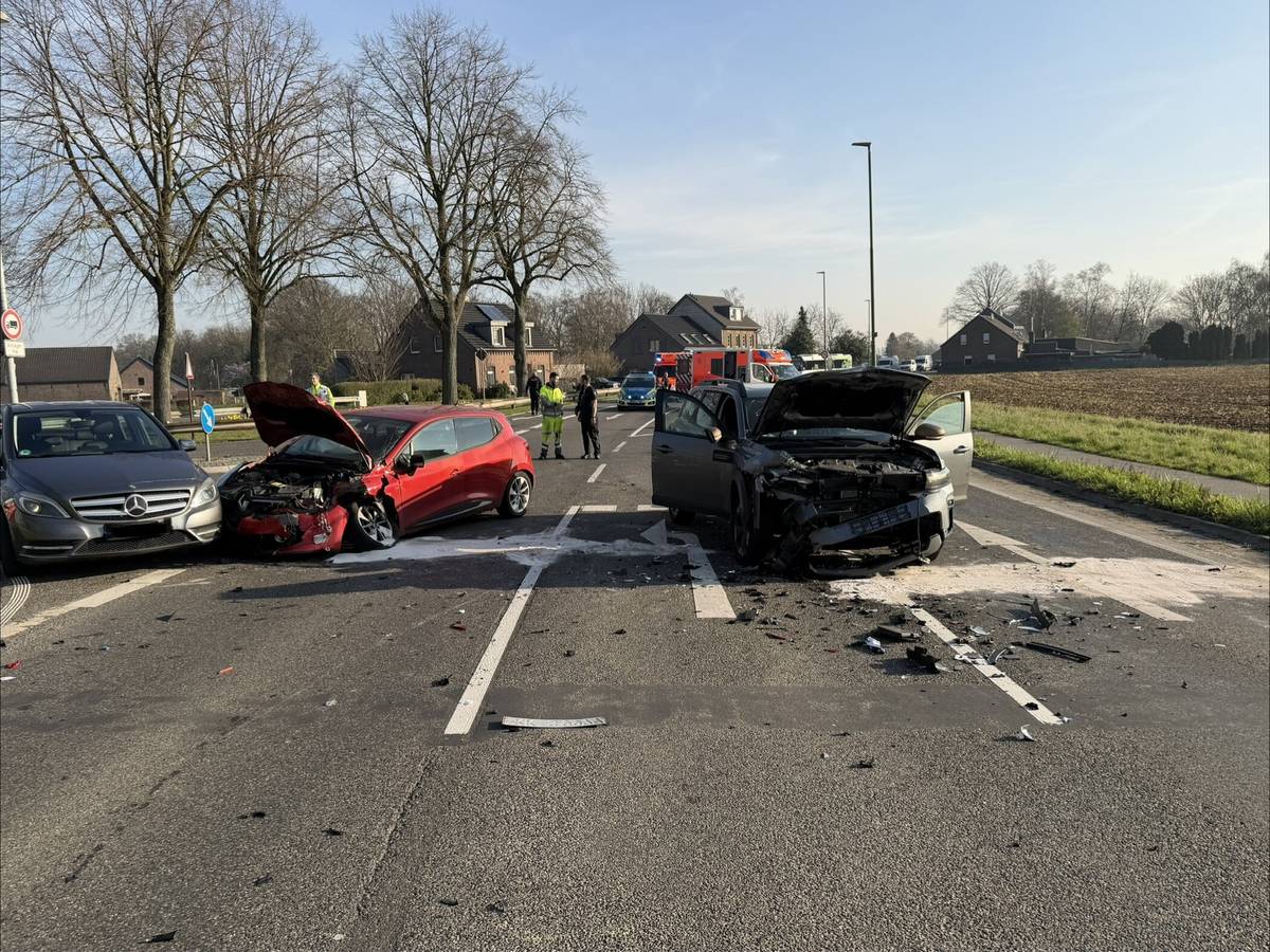 Unfall auf der Hauptstraße in Vorst
