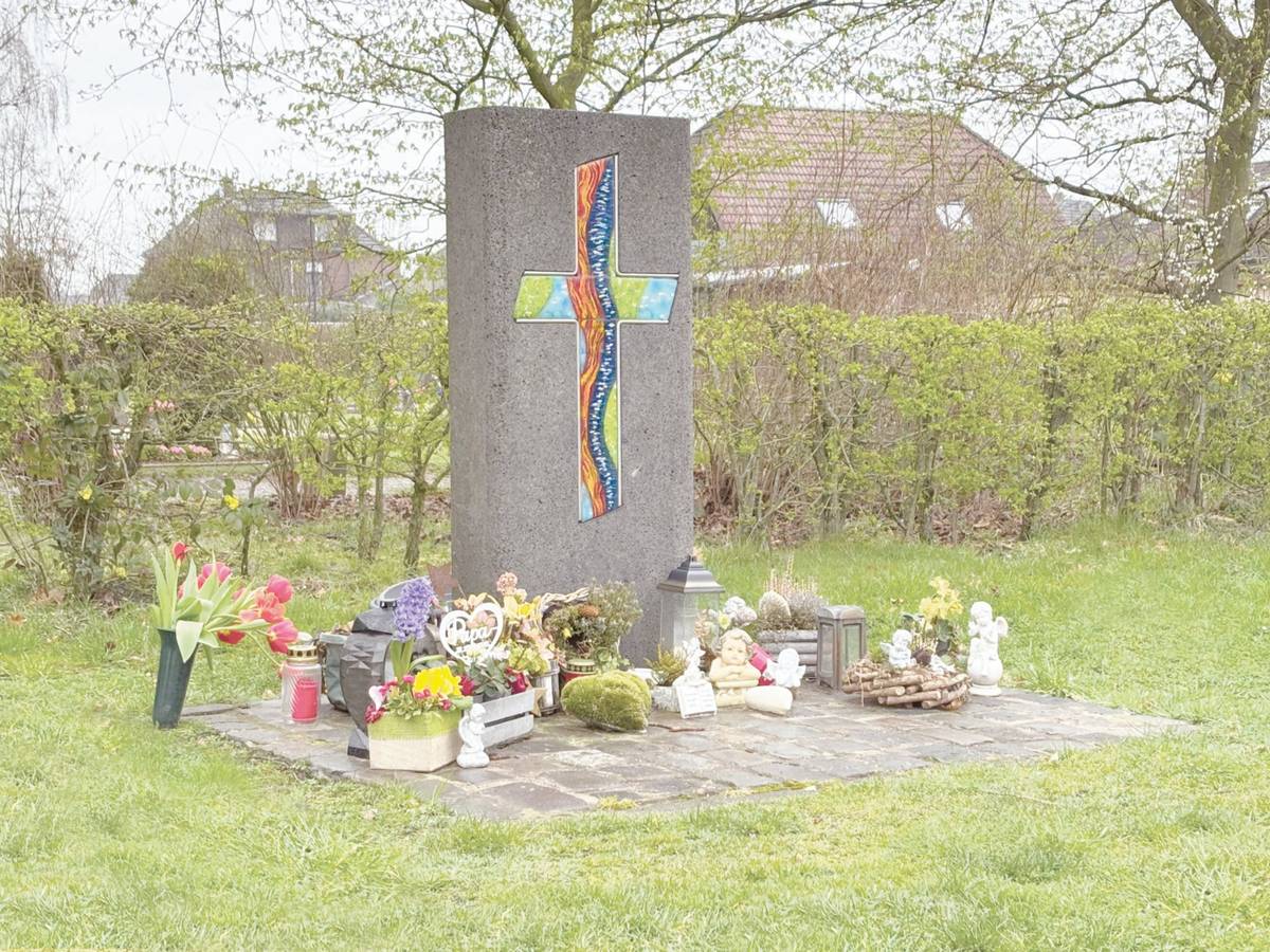 Ablegen von Grabschmuck nicht erlaubt