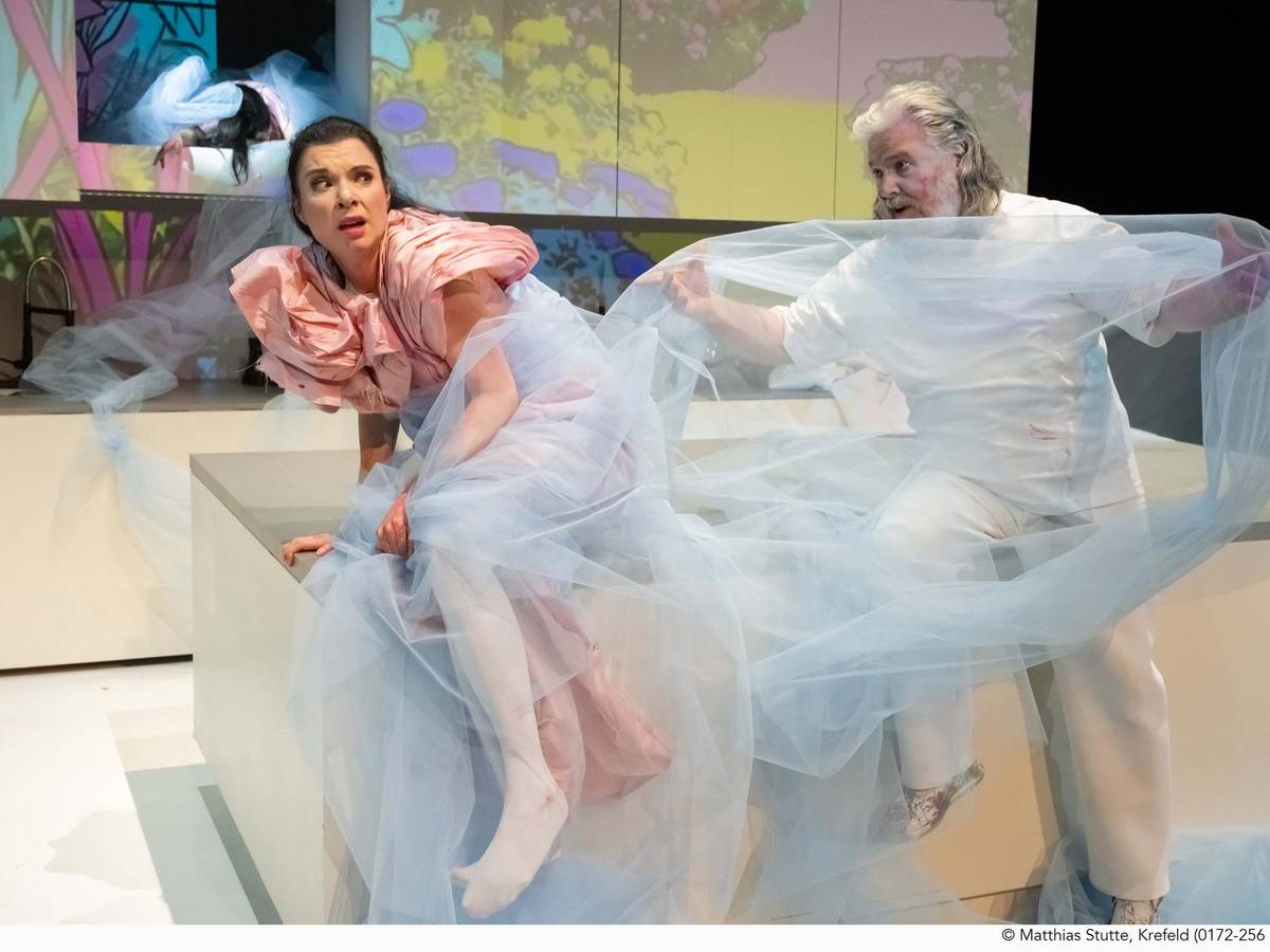 Publikum auf der Bühne