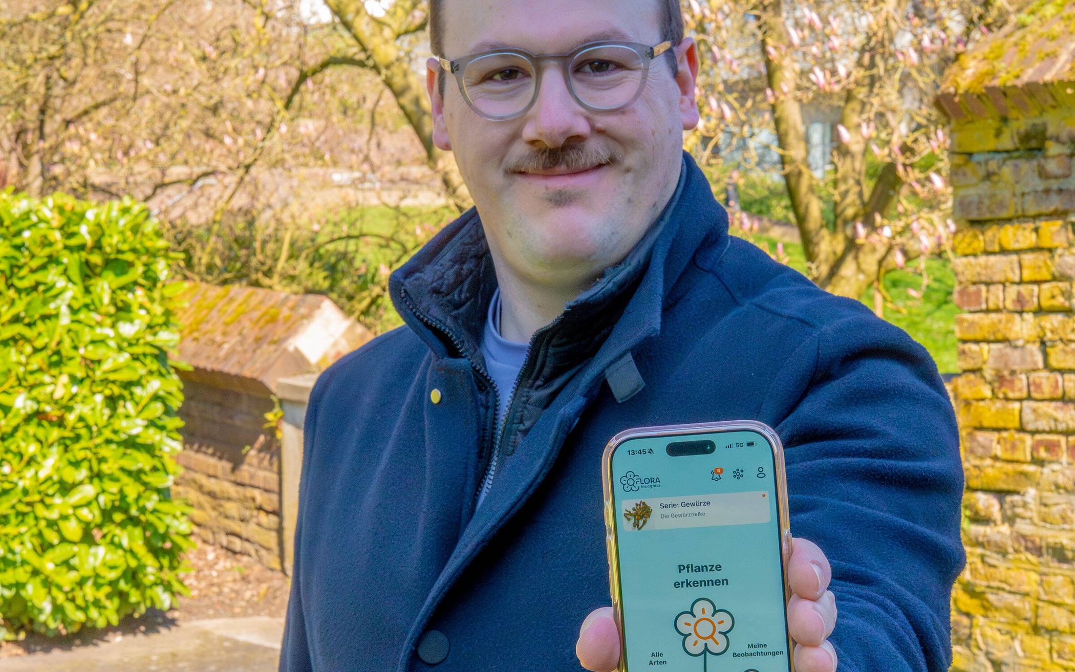  „Über die App Flora Incognita können sich die Bürger beteiligen“, sagt Smart-City-Koordinator Chris Demmer. 