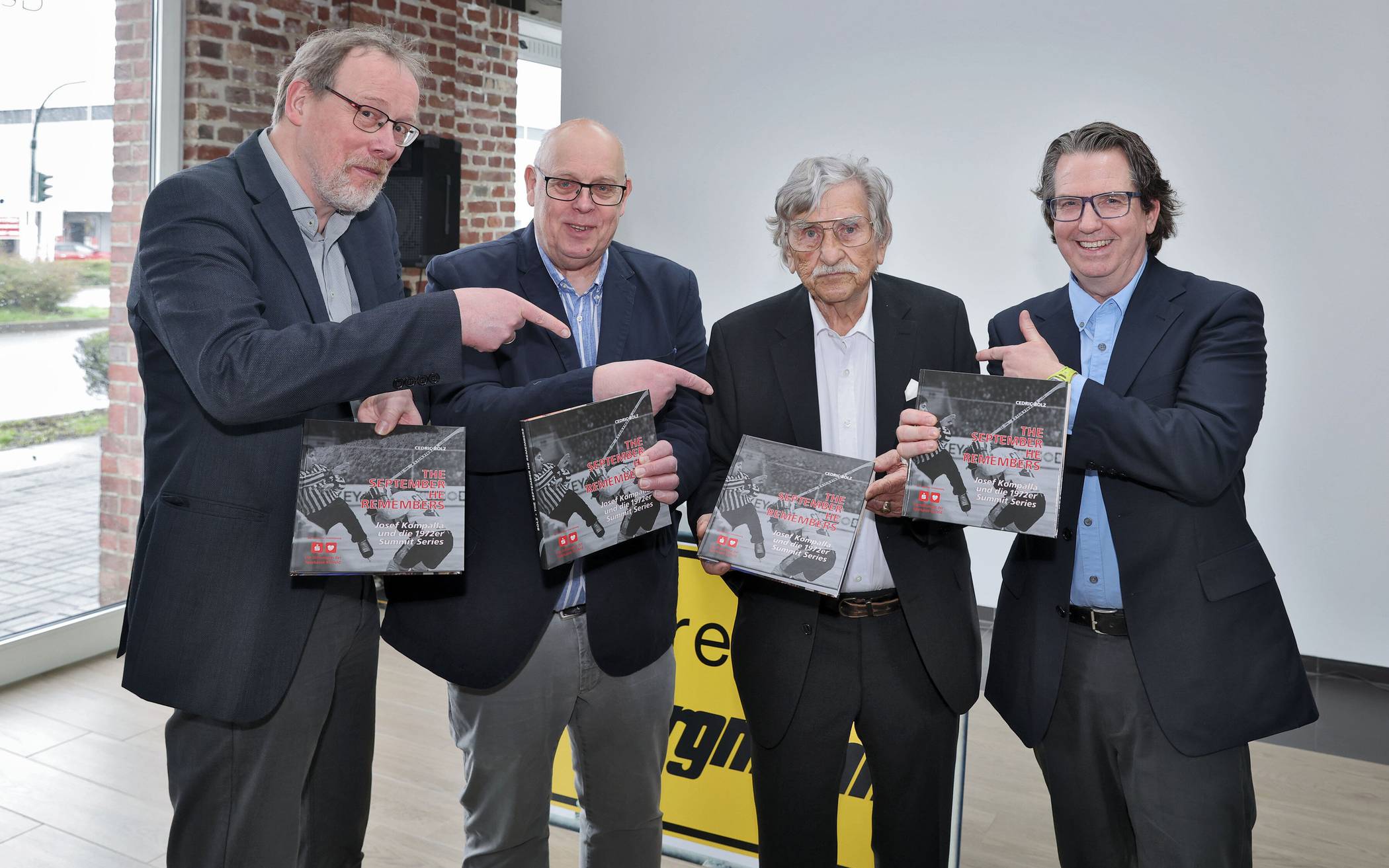 Archivar Dr. Christoph Moß, Verleger Stefan