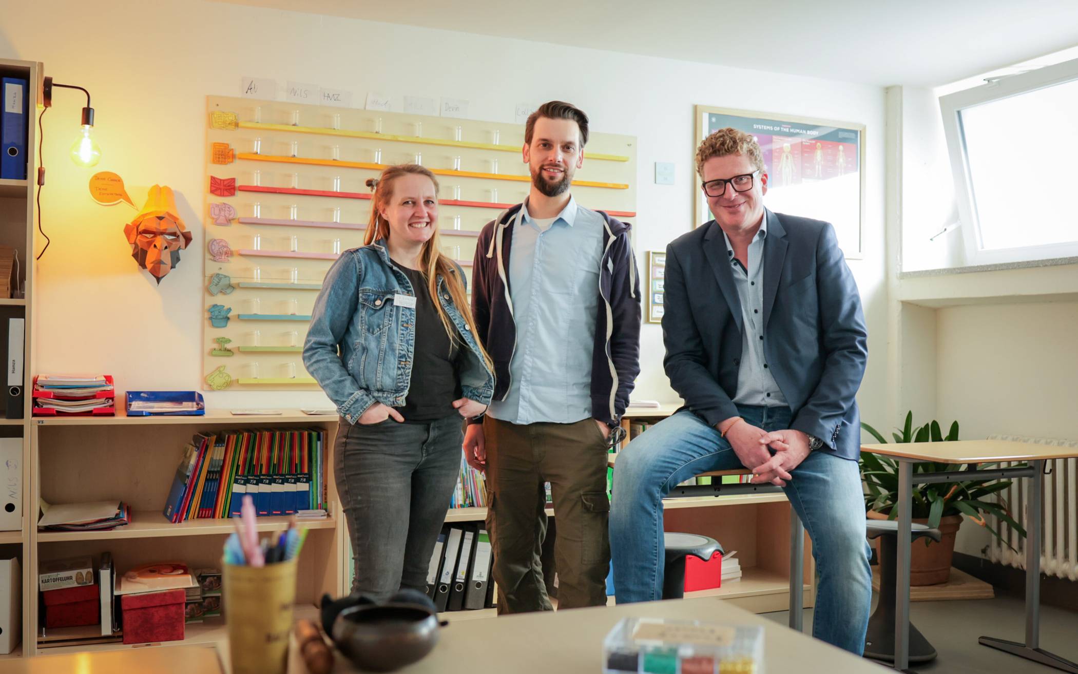 Schulsozialarbeiterin Annika Schmitz, Lehrer Dennis Prause