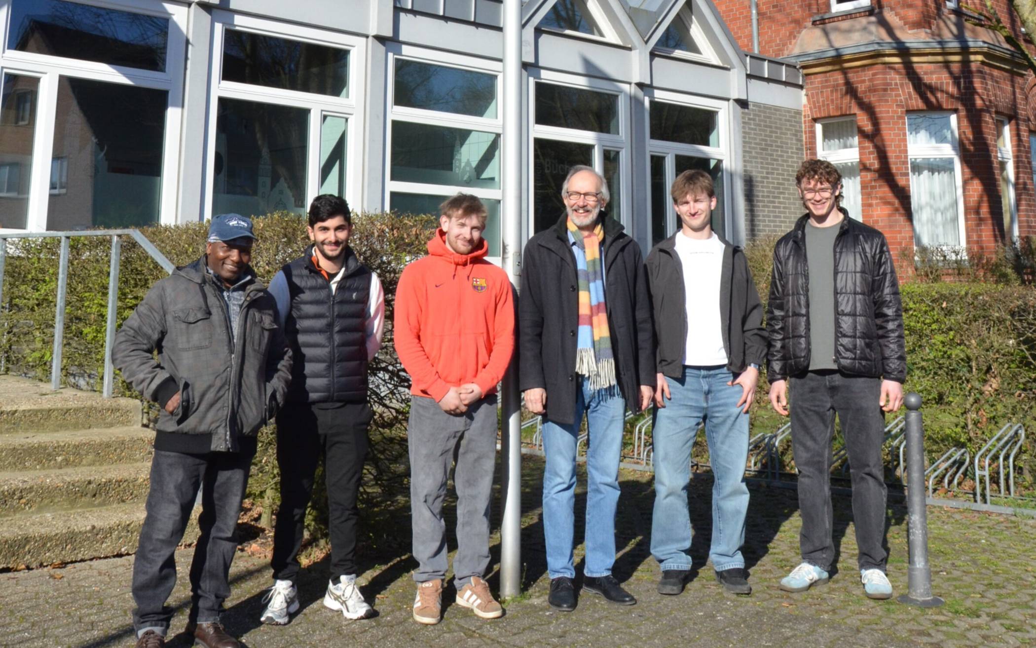 Die Haiti-Fahne weht wieder vor der