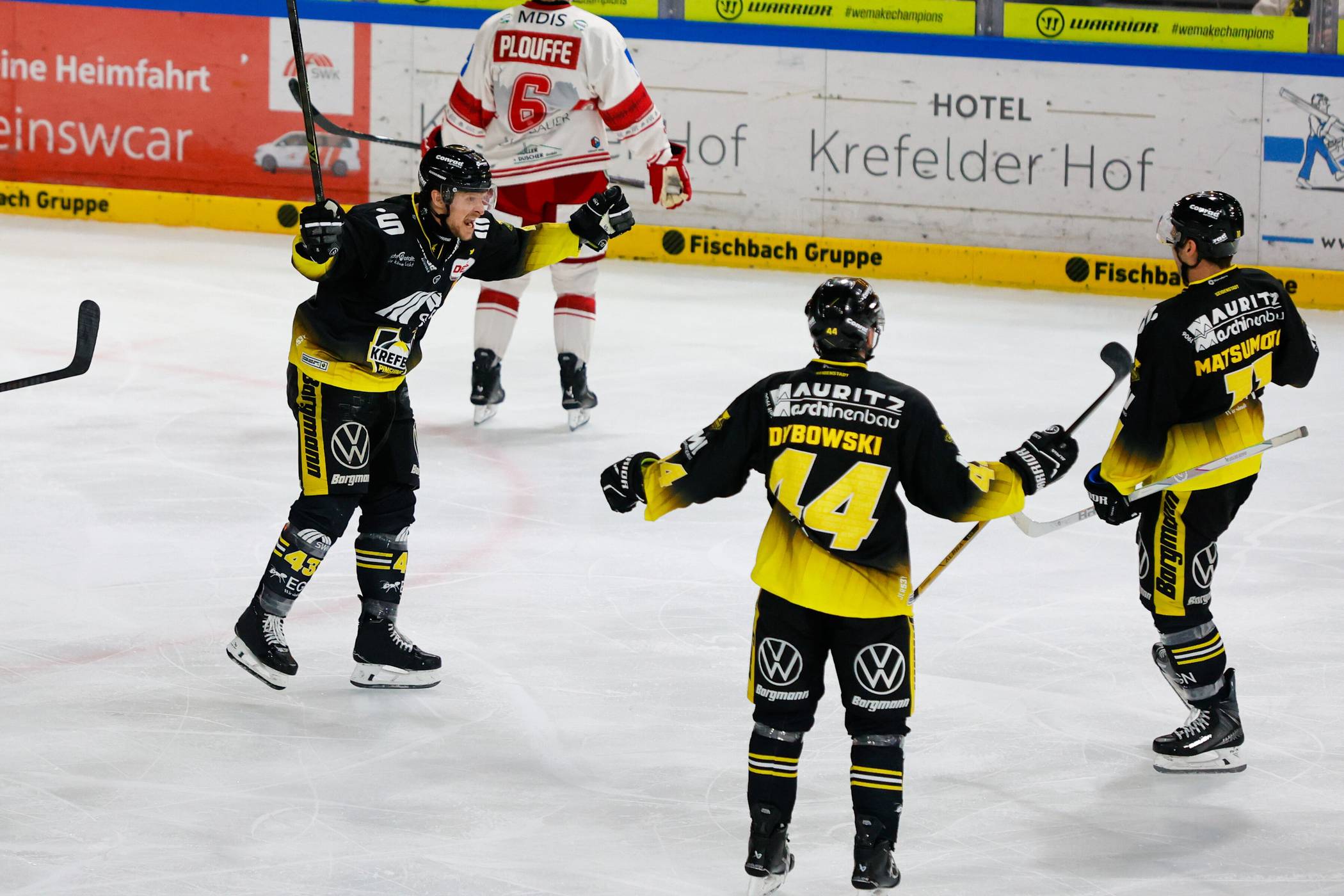 Krefeld Pinguine nach vier Siegen im Halbfinale