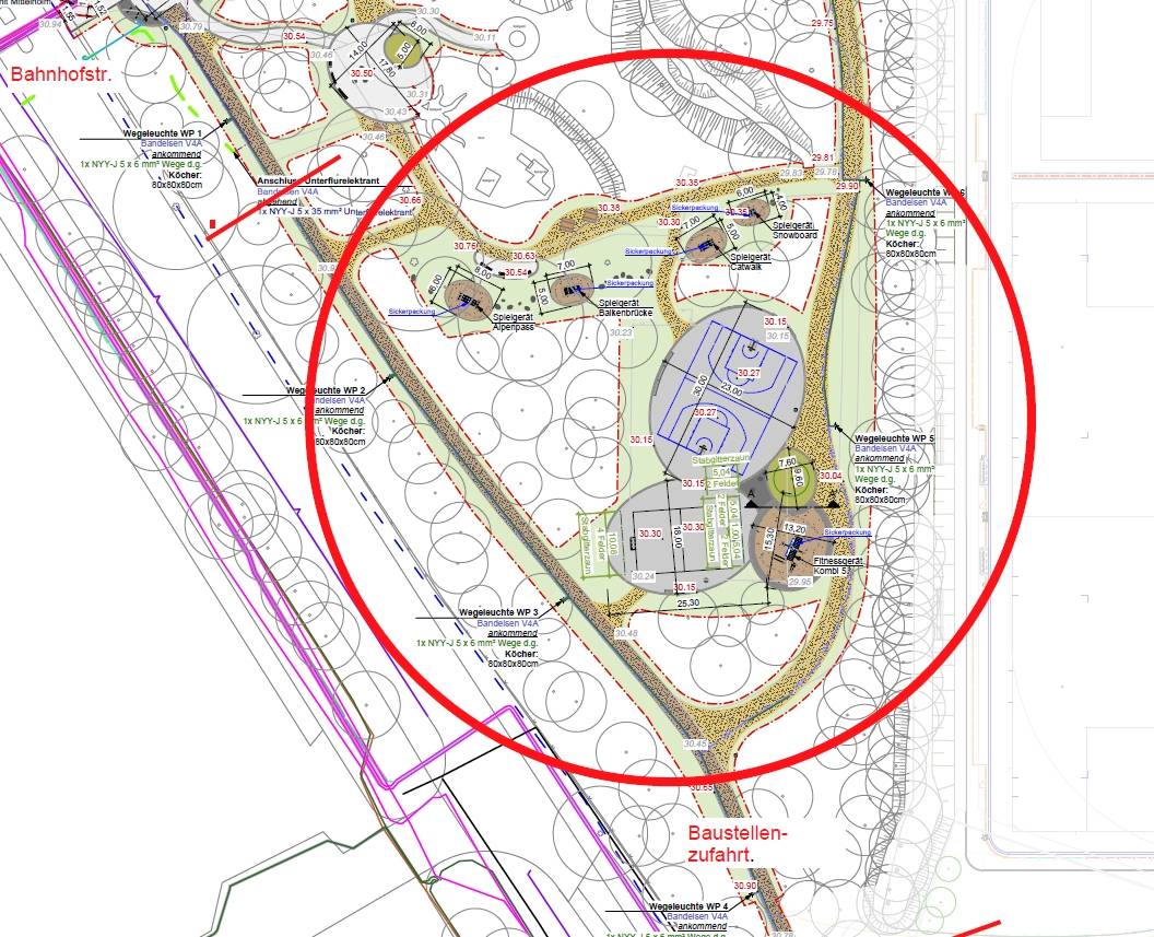  Im Sport- und Freizeitpark Kapellen hat eine zweite Baufirma ihre Arbeiten im Bereich Spielplatz/Bolzplatz aufgenommen. 