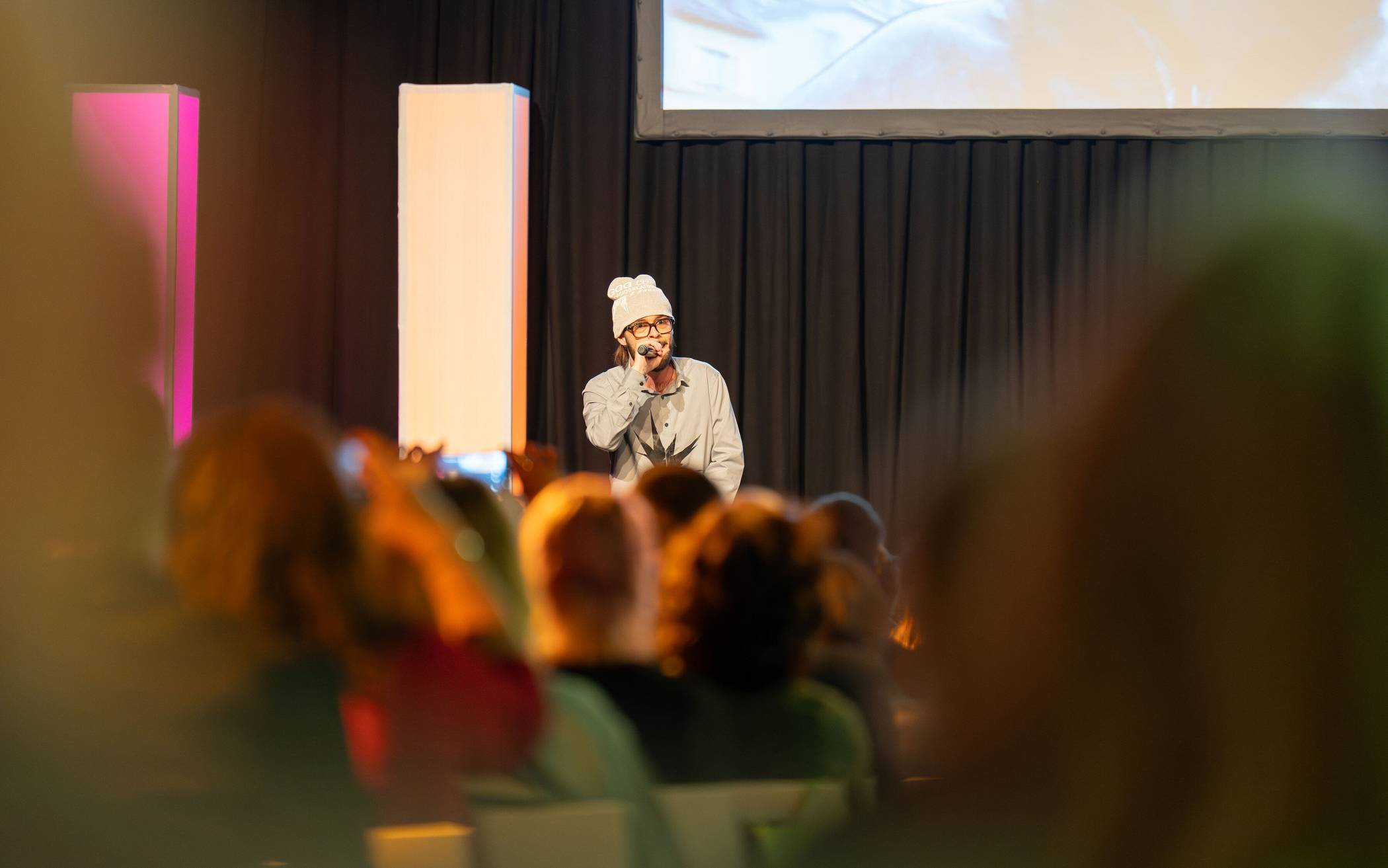 FLIPPA freute sich mit seinen Fans riesig über den zweiten Platz beim Corinna...