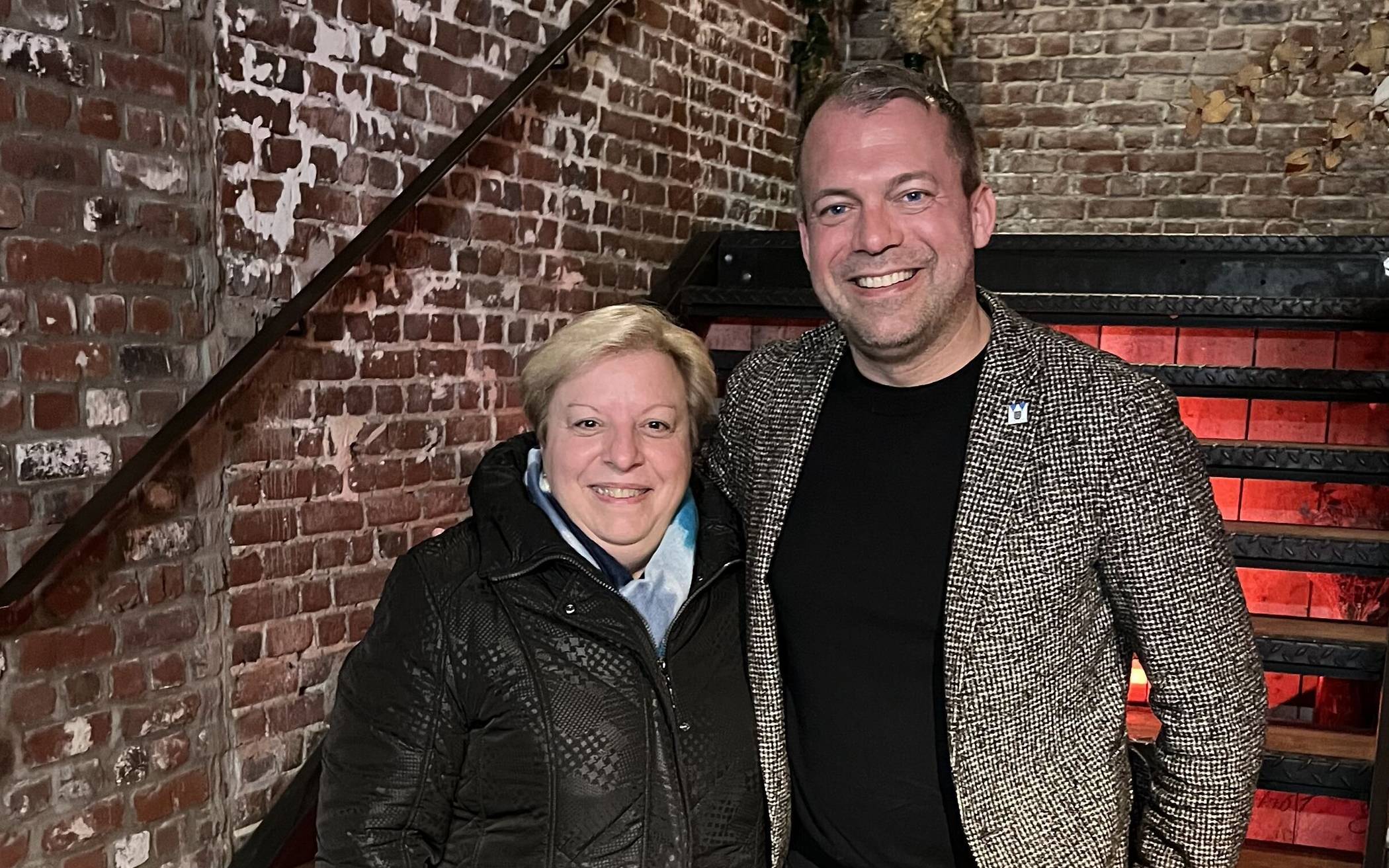 Linselles: Bürgermeister Christian Pakusch überrascht seine