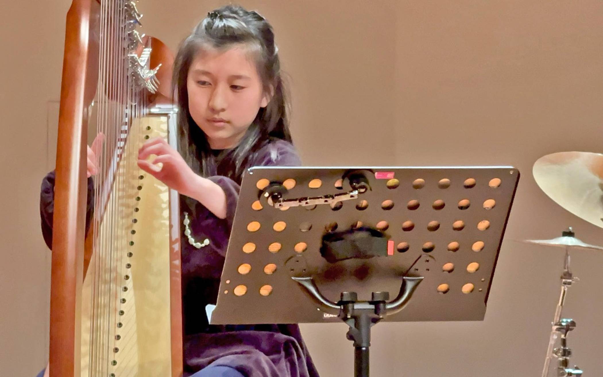  Elina Anqi Huo, Schülerin der Kreismusikschule Viersen, hat ihr Können beim Konzert der Jüngsten des Landeswettbewerbs "Jugend musiziert" gezeigt. 