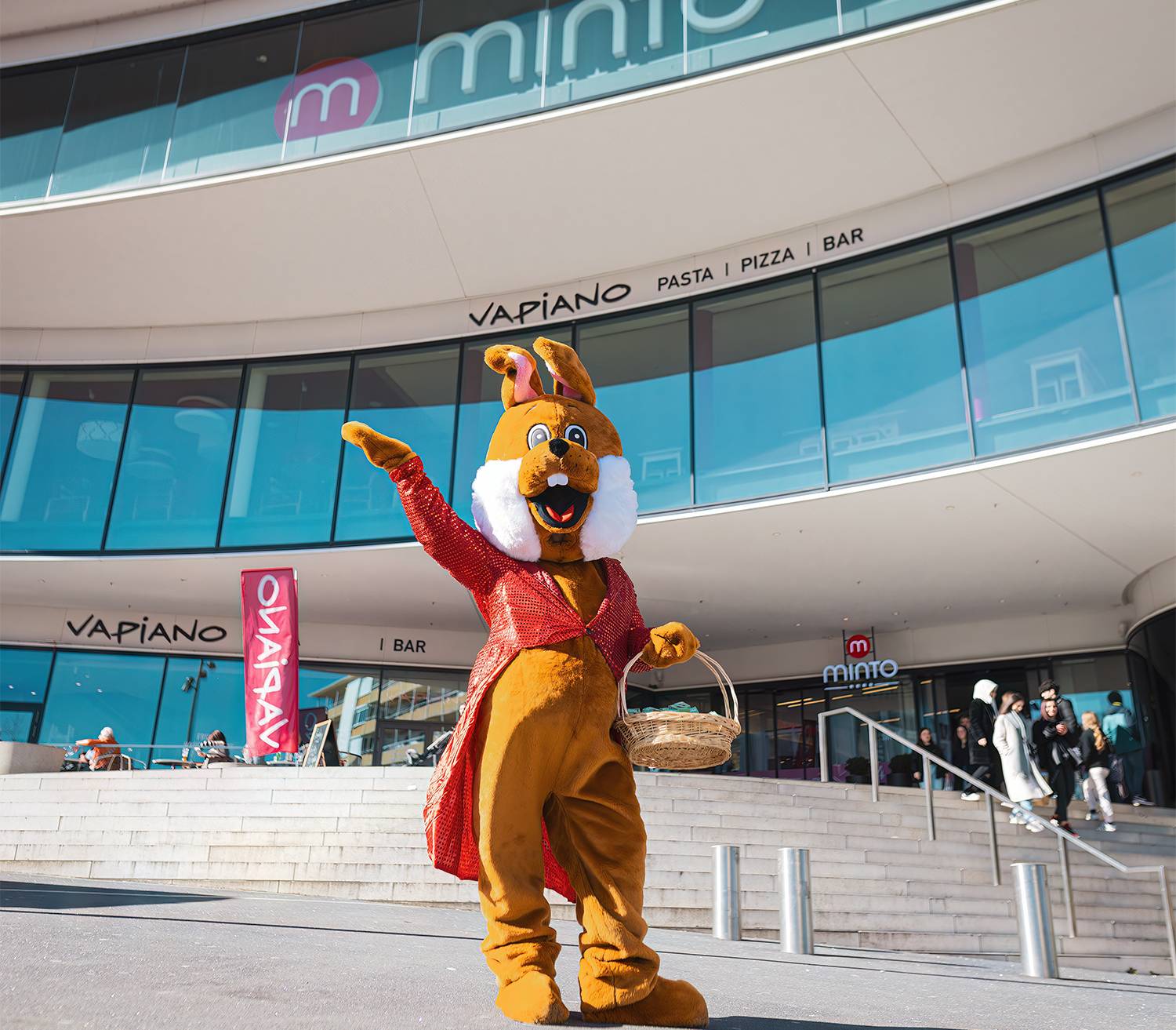 Am Samstag kommt der Osterhase ins Minto und sorgt für süße Überraschungen.