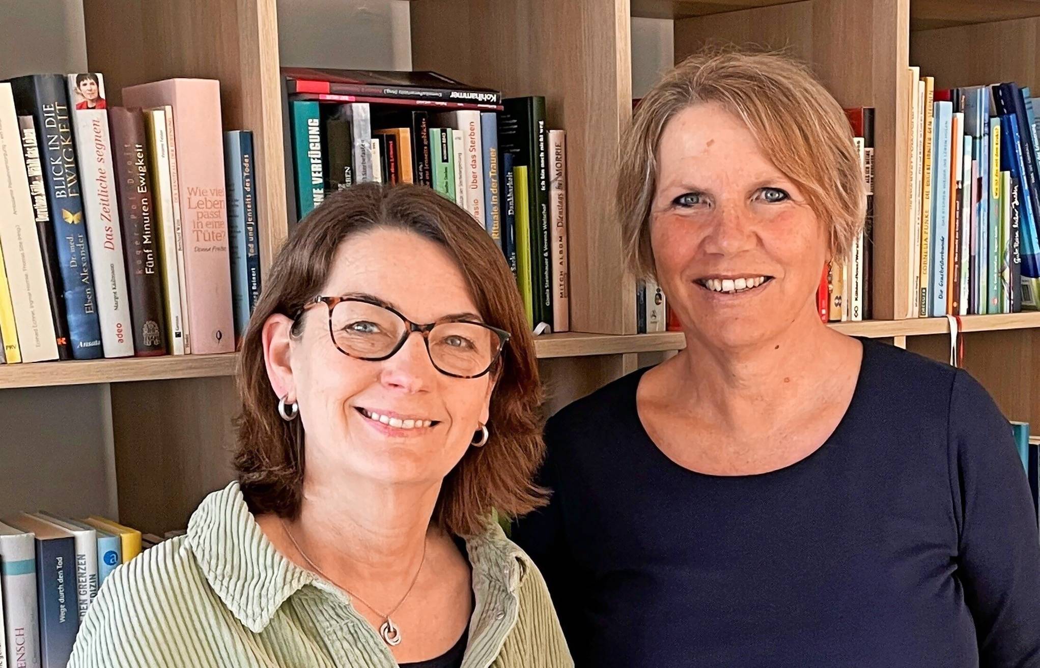 Gesa Branding (r.) und Ineke Rockhoff sind die beiden Koordinatorinnen bei der Hospizbewegung Meerbusch. 