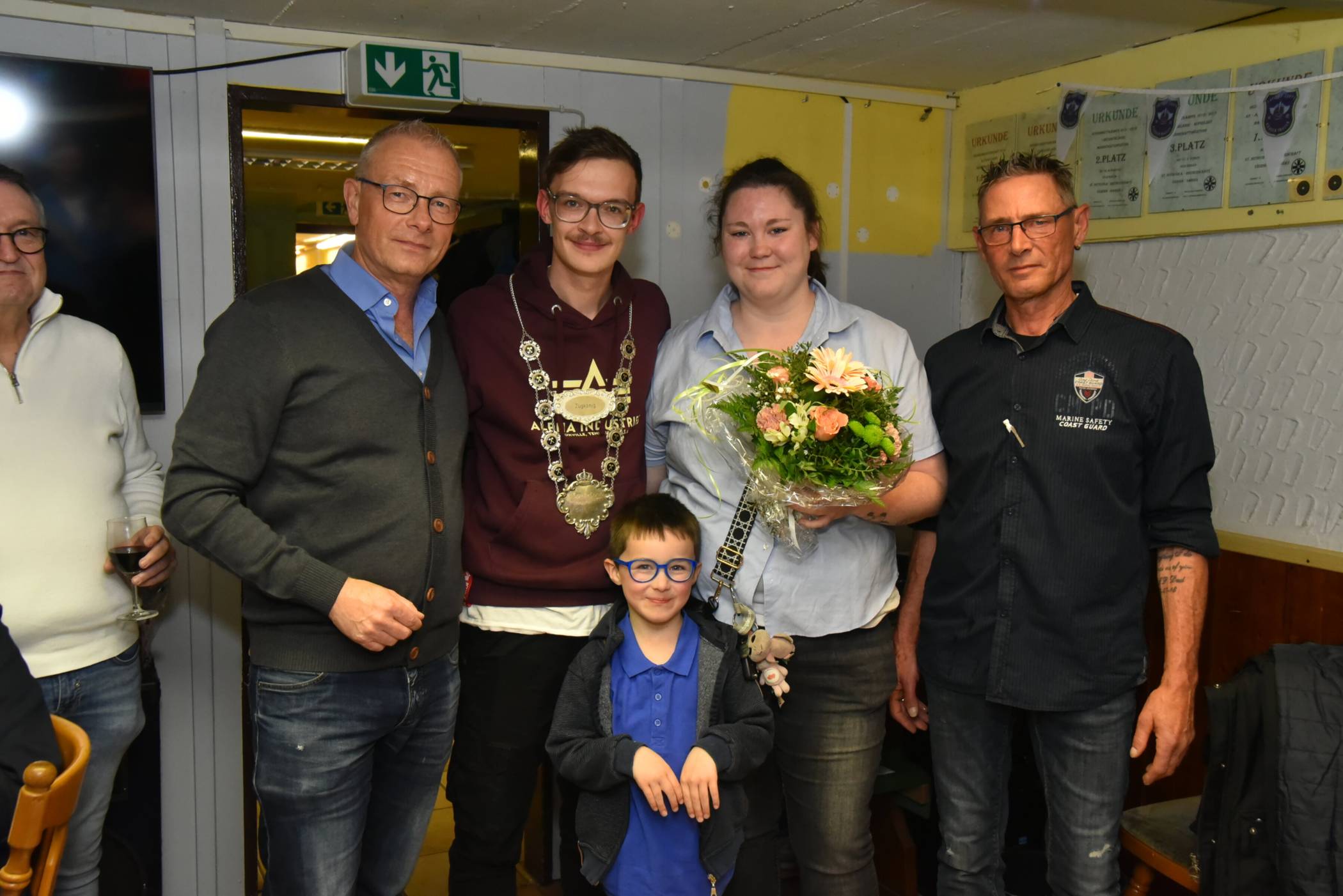  Der neue Sappeurkönig Kevin Häming wurde von Mitgliedern und Gästen gebührend gefeiert.  