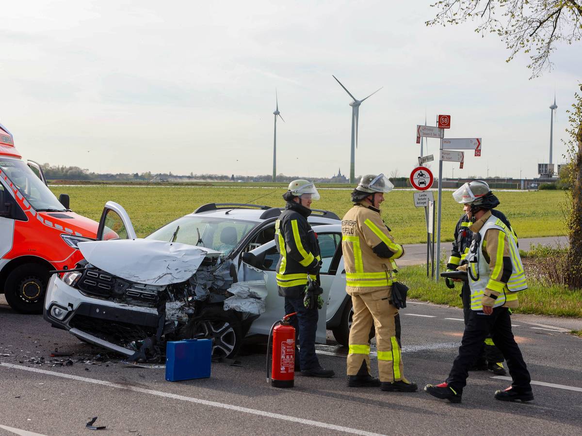 Unfall an Kempener Straße in Krefeld

