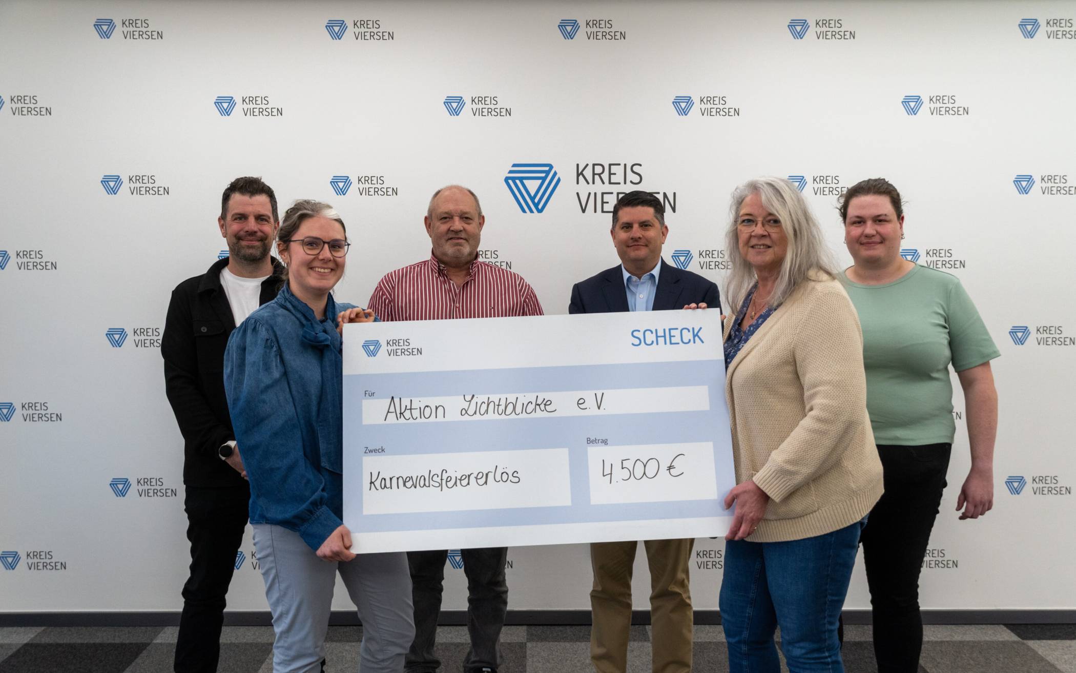 4.500 Euro für Aktion Lichtblicke