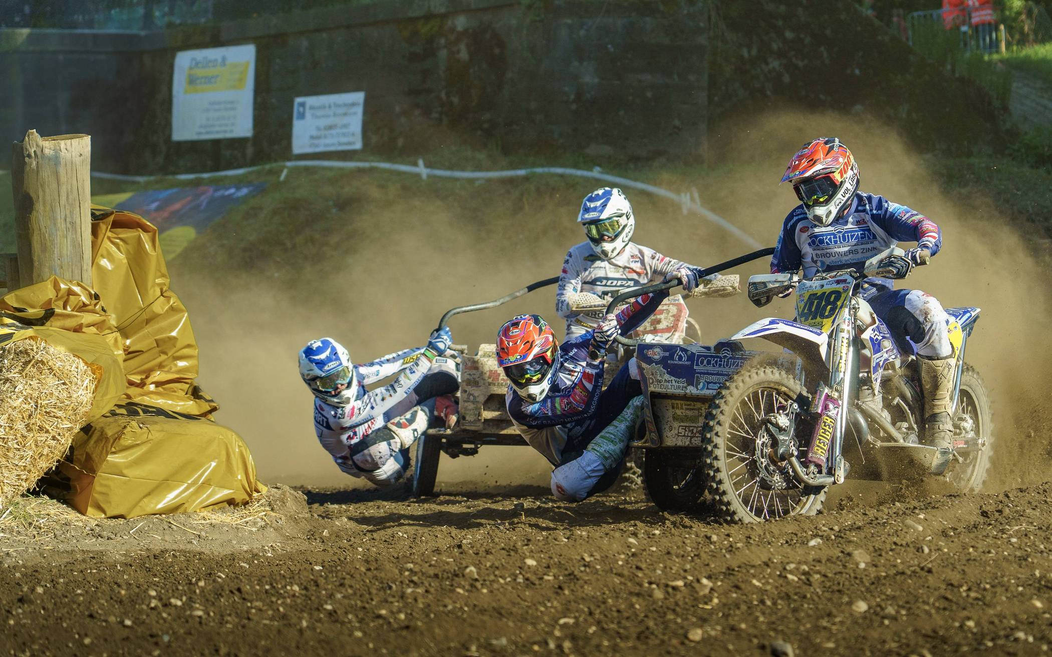 Die beiden Top-Teams aus den Niederlanden, Stephan Weijers/HanVanHal (#418) gefolgt von Koen Hermans/Ben van den Moyaert (#8), zeigten 2025 Sidecarcoss auf höchstem Niveau. Letztlich siegte Koen Hermans in beiden Läufen. Mit anderem Beifahrer wurde er am Ende der Saison Weltmeister. 