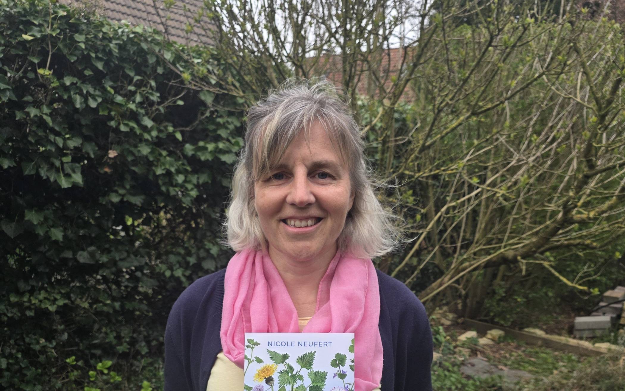 Geschichten aus dem Kräutergarten gibt es auch mit Kräuterpädagogin Nicole Neufert, die erst kürzlich ein Buch über Kräuter im heimischen Garten veröffentlicht hat.   