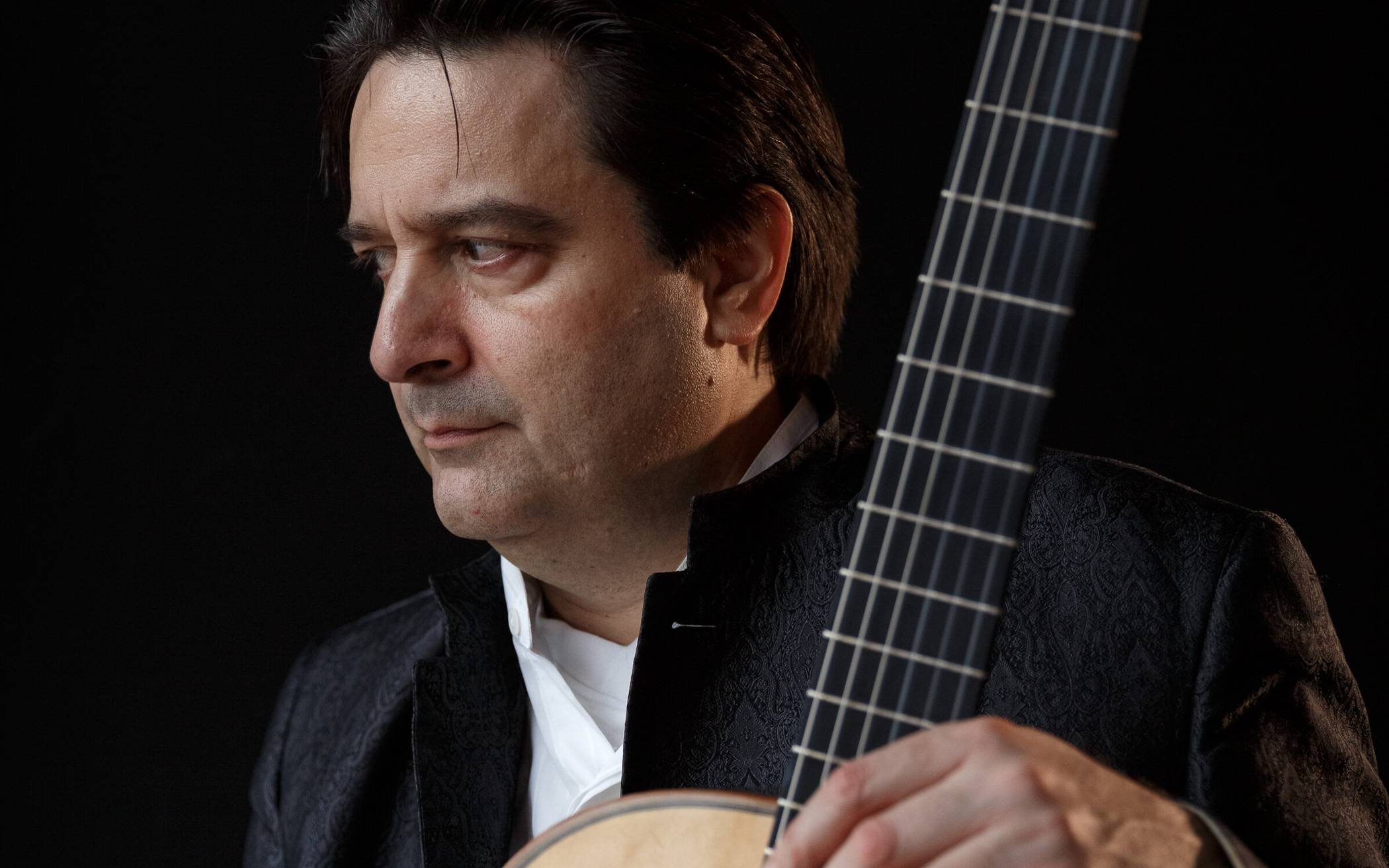  Konzert mit dem Gitarristen Alexander-Sergei Ramírez. 