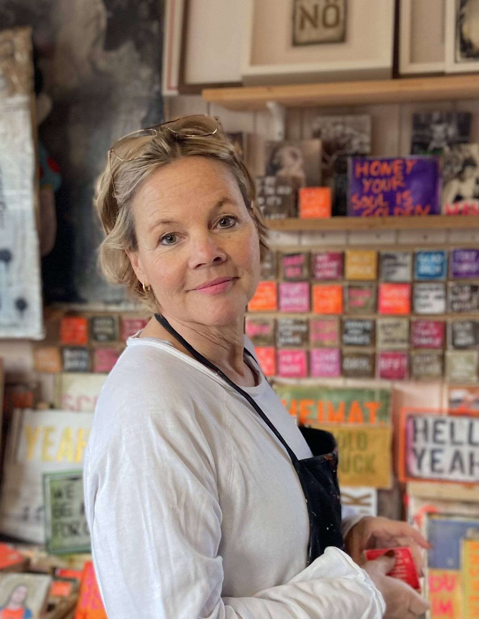 Ina Dauelsberg stellt im Pfarrheim in Bracht aus. 