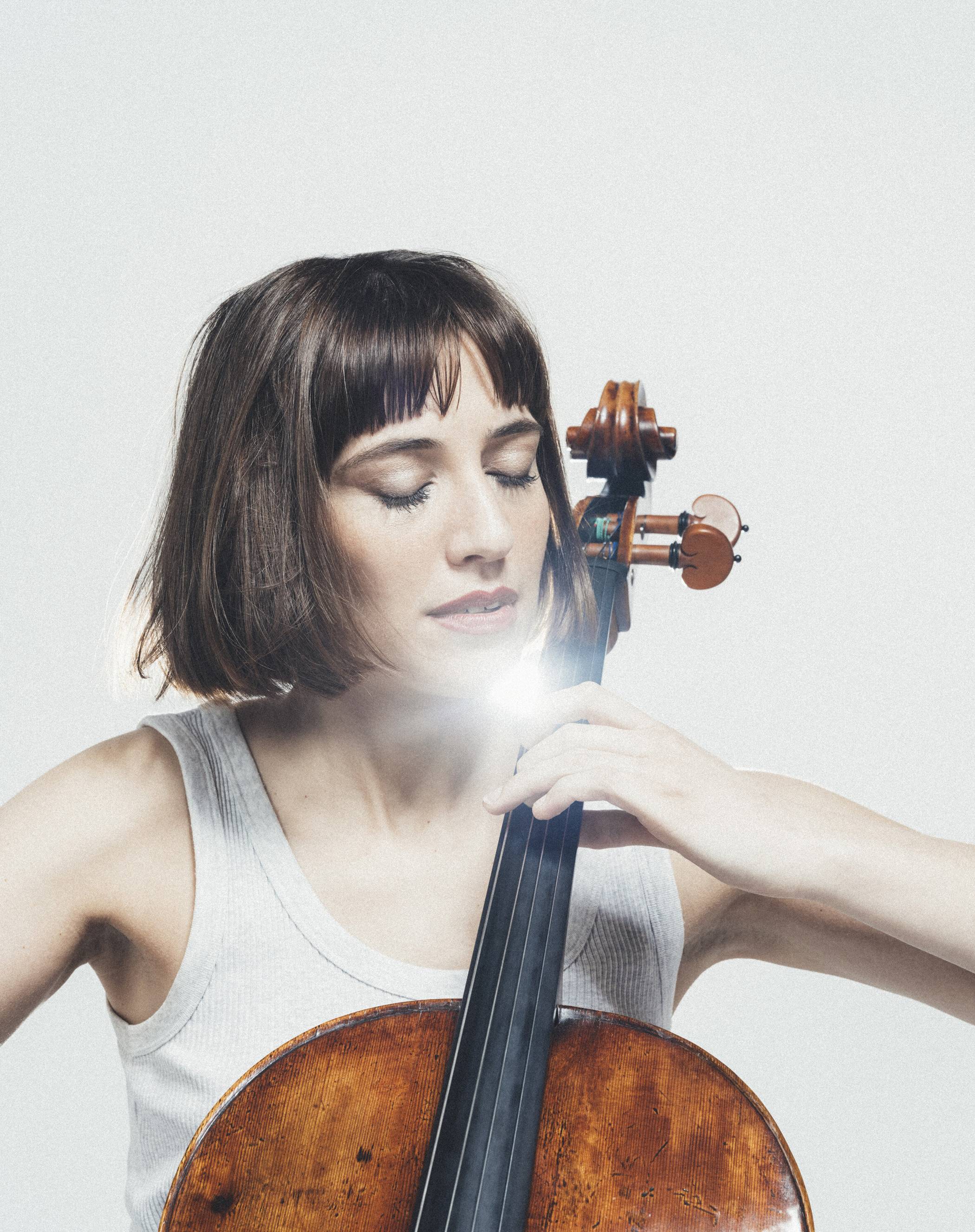 Die belgische Cellistin Camille Thomas. 