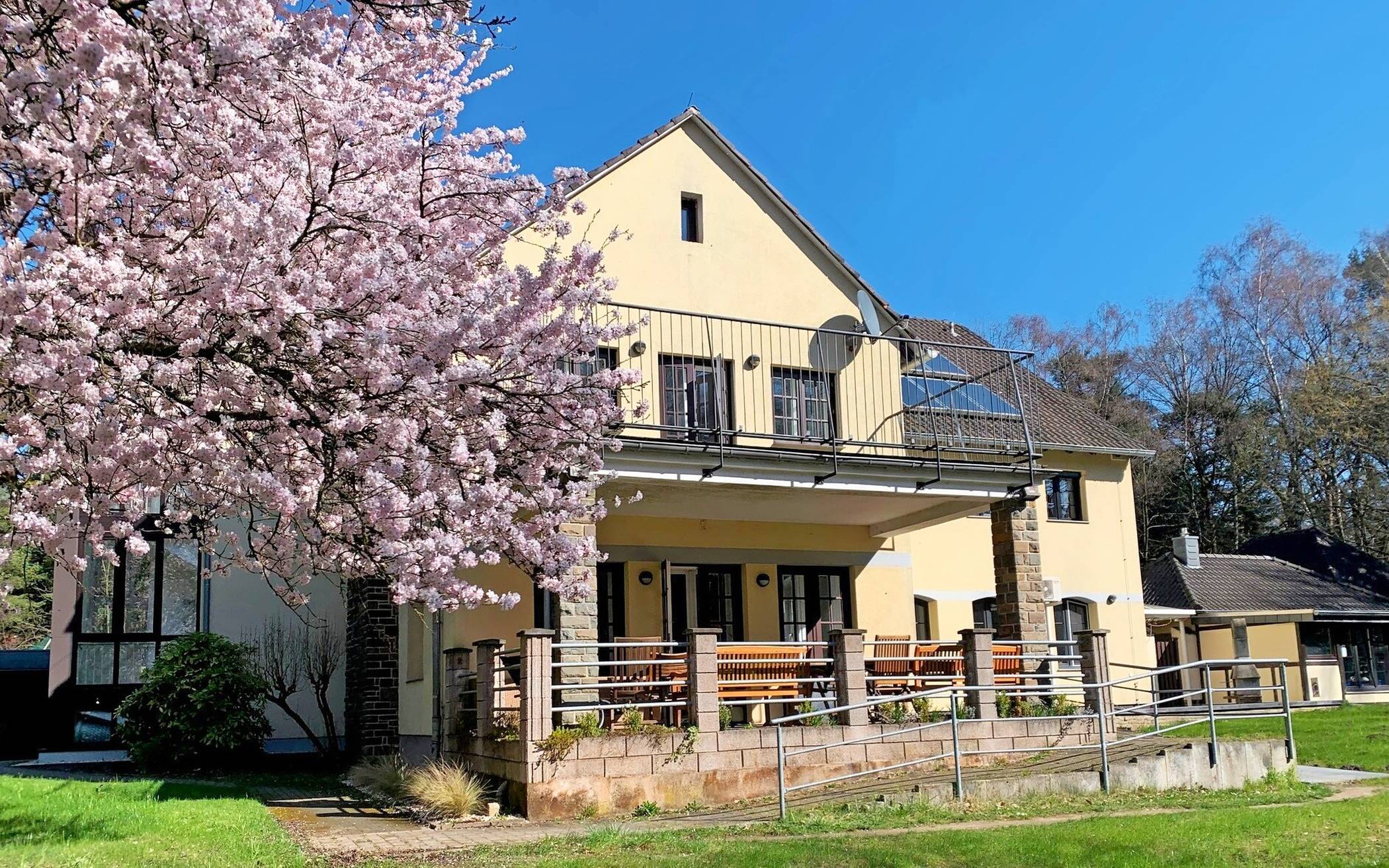 Mitten im Hardter Wald hat die Lebensgemeinschaft des Vereins Daheim ein lebenslanges Zuhause gefunden. In diesem Jahr feiert der Verein 30-jähriges Jubiläum.