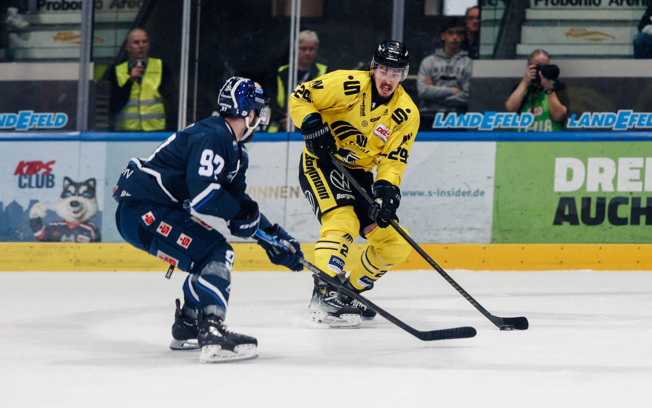 Finale 2 EC Kassel Huskies - Krefeld Pinguine
