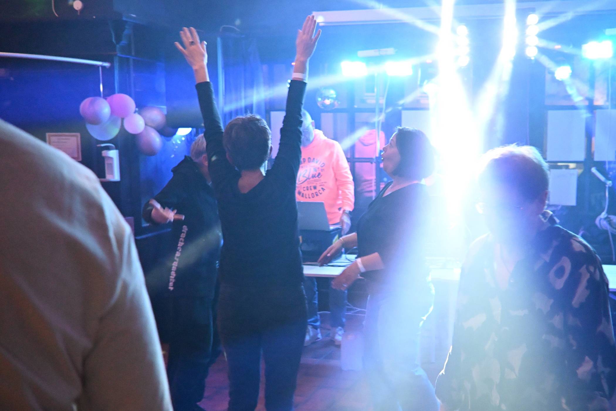 Die Königsburg Süchteln tanzt in den Mai.